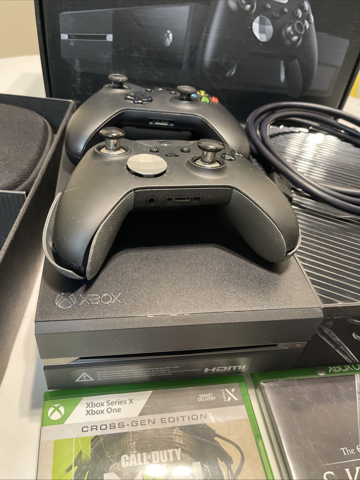 Xbox One Elite 1TB Console Bundle CIB Elite Controller 2 Controllers 3 Games