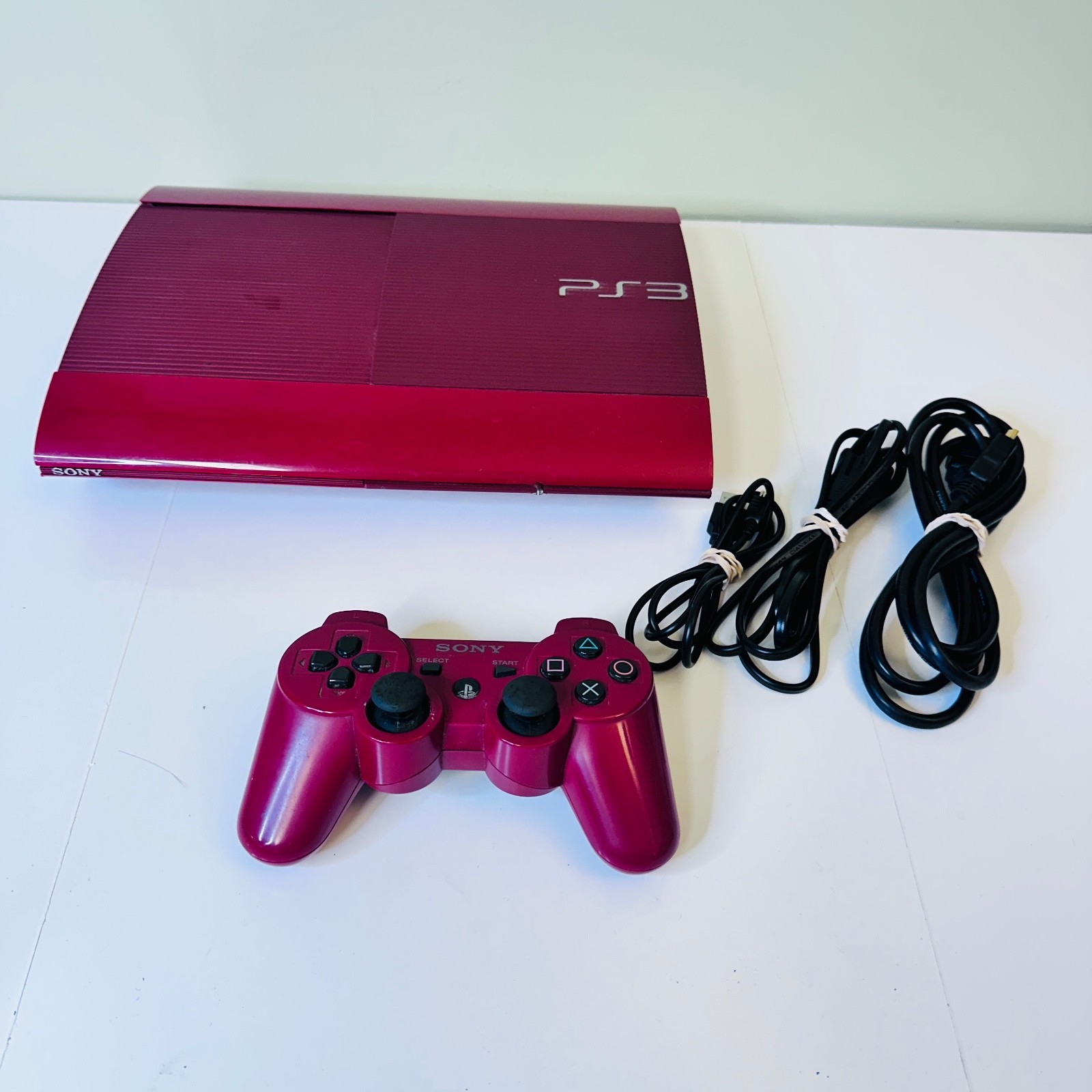 Sony PS3 Super Slim: Red God of War Edition (500GB) Legacy Bundle CECH-4001C