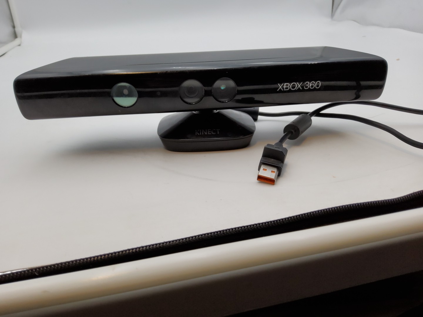 Microsoft Xbox 360 Game Console w Hard Drive (Power&aux) – Kinect Camera
