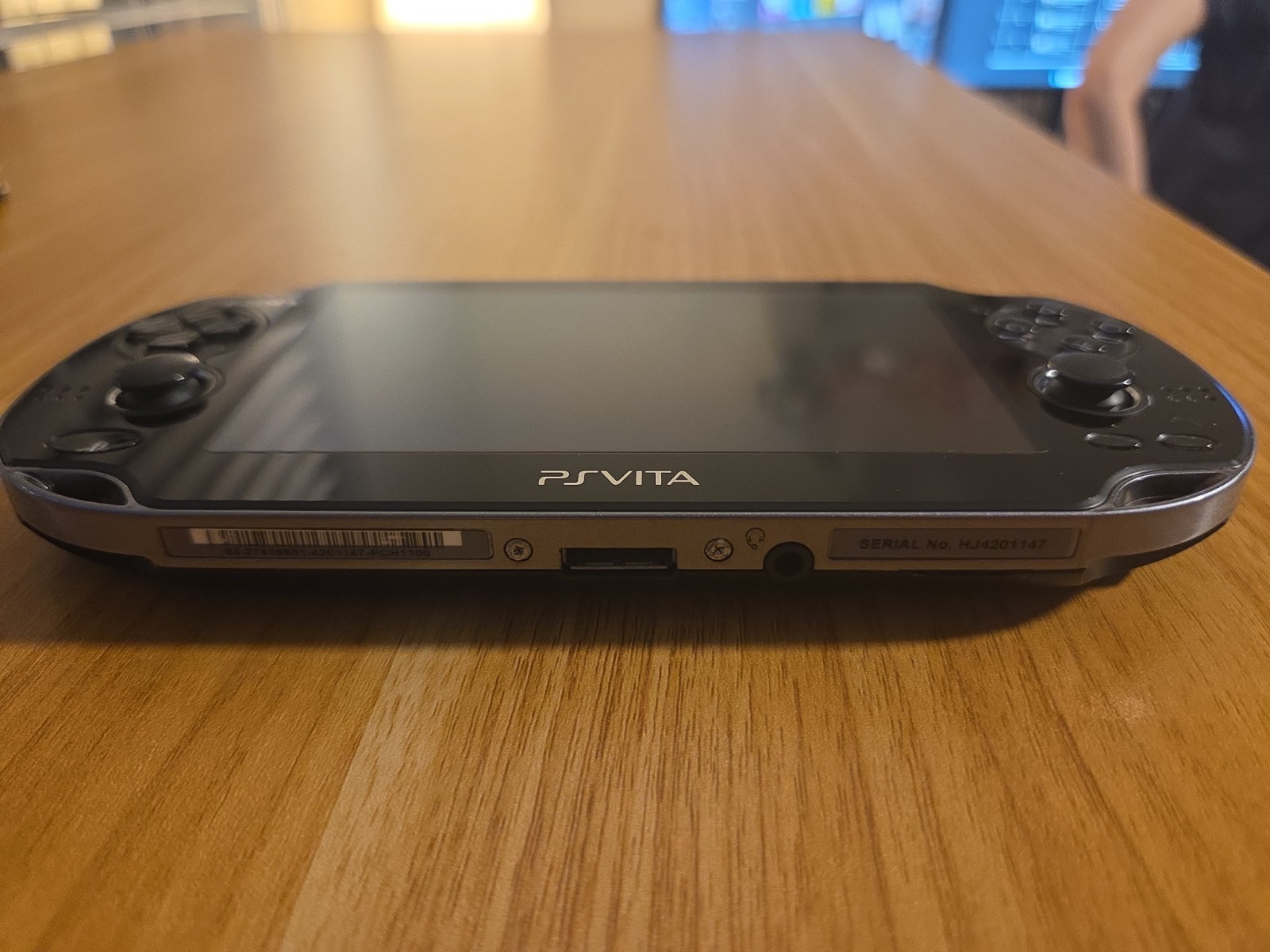 Sony Ps Vita PCH-1100 Crystal Black Model Console And Charger TESTED