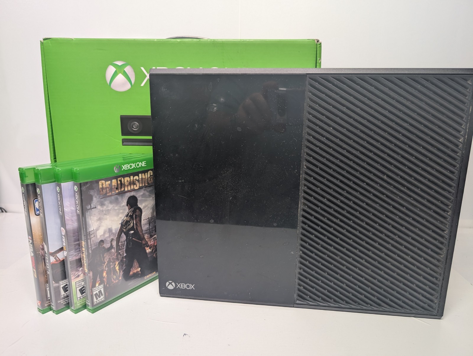 Microsoft XBOX ONE 1540 Console With 4 Games Power Cord Kinect Sensor