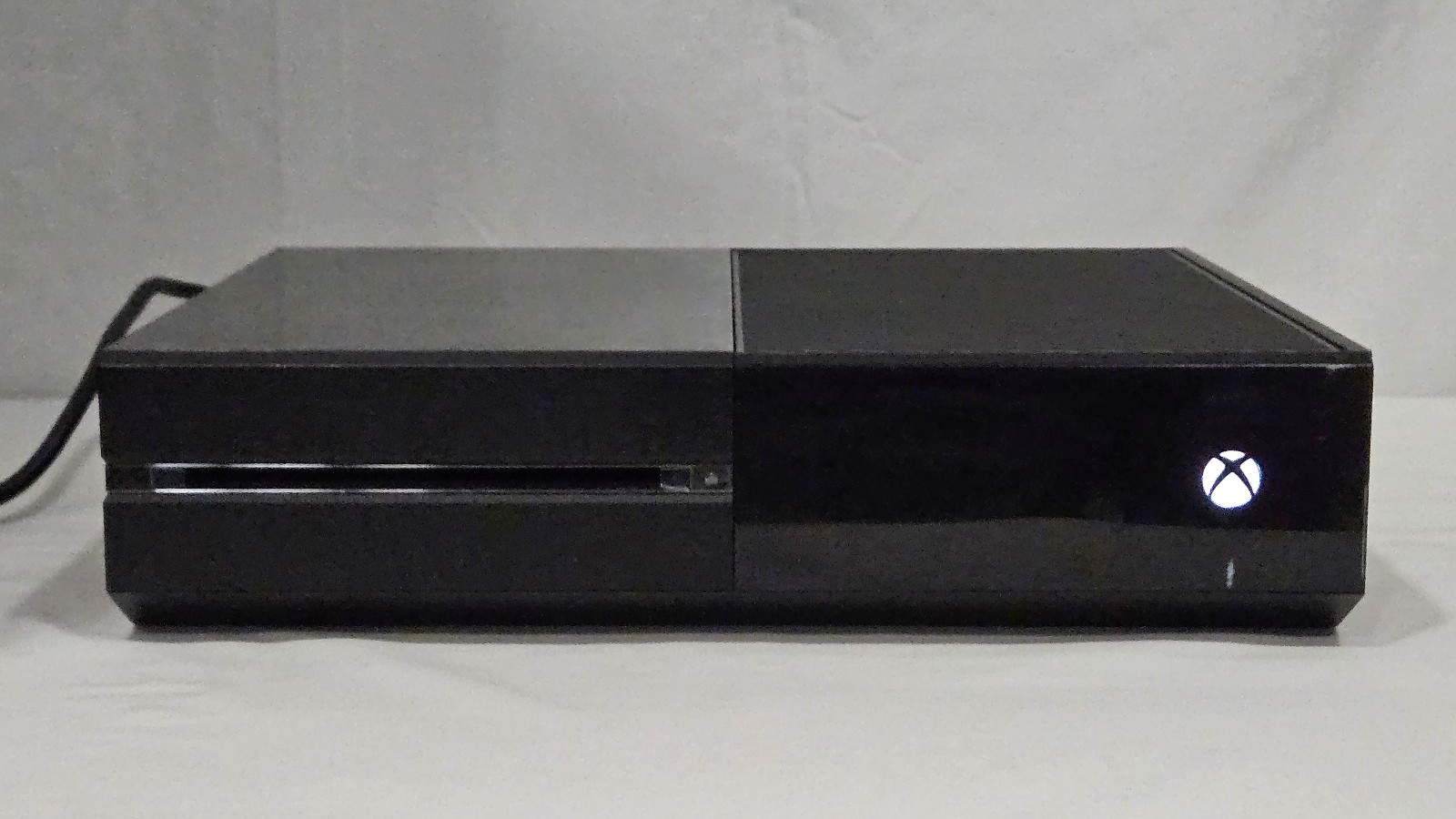 Microsoft Xbox One 1540 500GB Console Only w/HDMI Cable & Power Cord – Tested