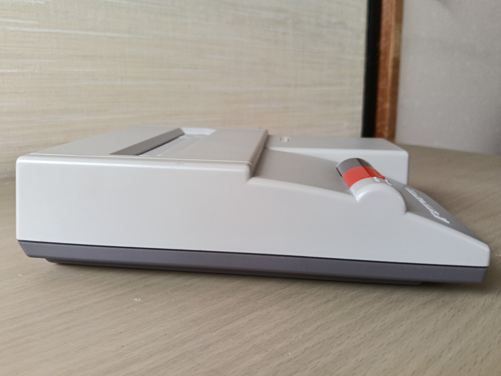 Nintendo New Famicom Console AV Complete set very good condition TESTED NES 1