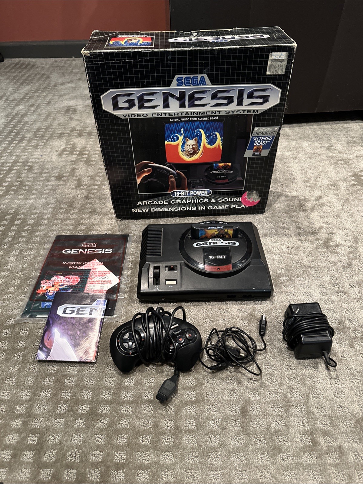 Sega Genesis ALTERED BEAST Bundle Console System Complete in Box (no Styrofoam)