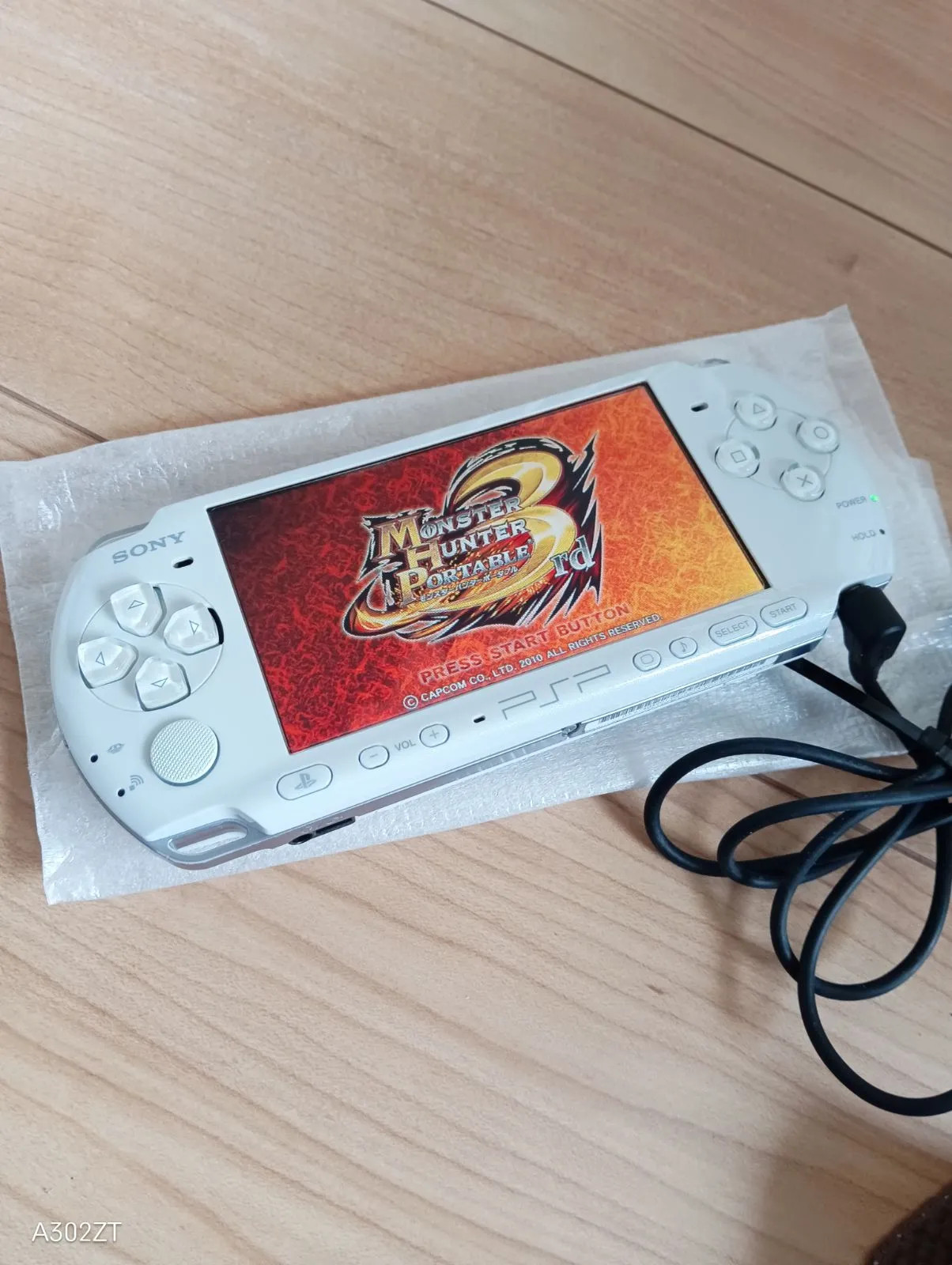 Sony PSP-3000 Pearl White Console Tested Working Region Free Boxed Set