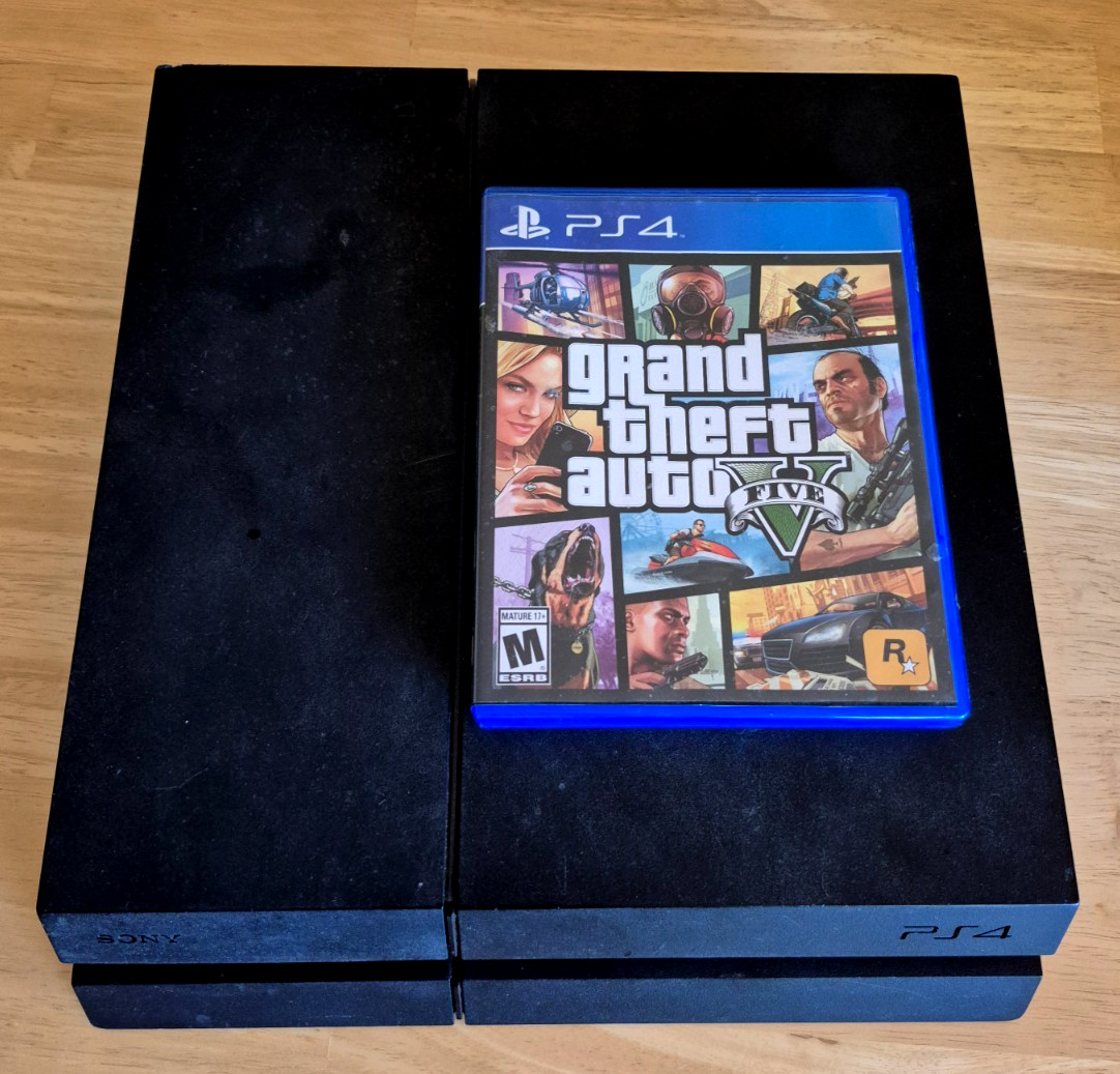 Sony PlayStation 4 500GB Console Bundle 1 Game 1 Controller PS4 Grand Theft V