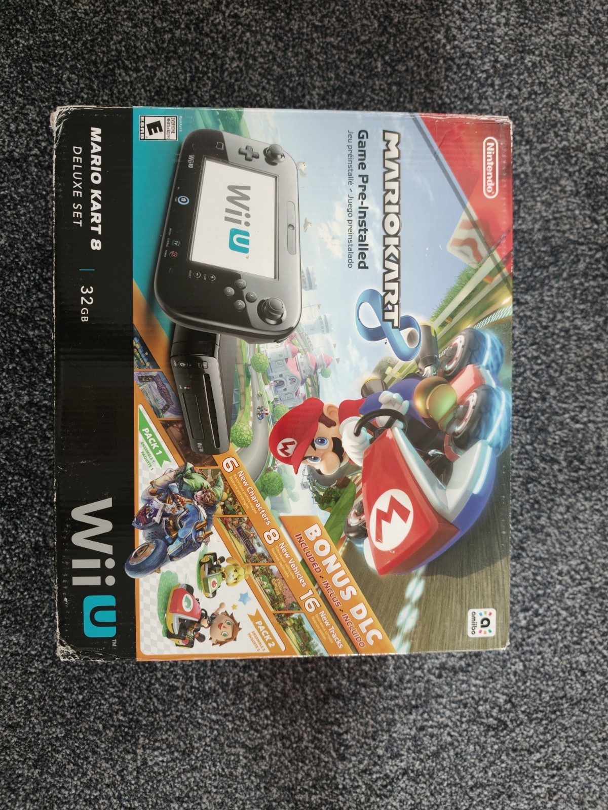 Nintendo Wii U 32GB Black Console w/ GamePad Mario Kart 8 Deluxe Set