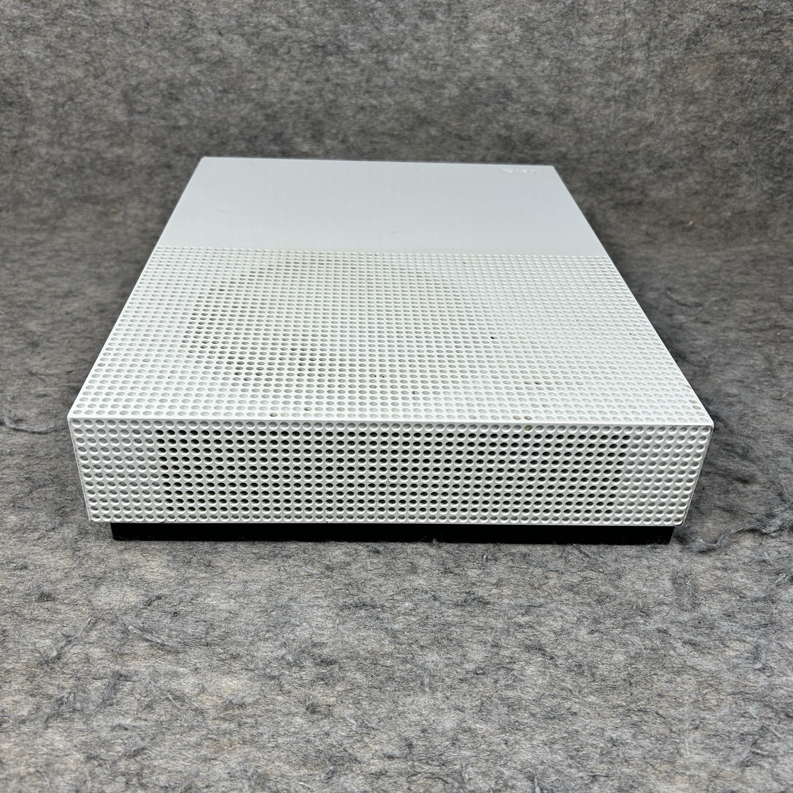 Microsoft Xbox One S 500GB Game Console Only White 1681 W/ Cords Tested