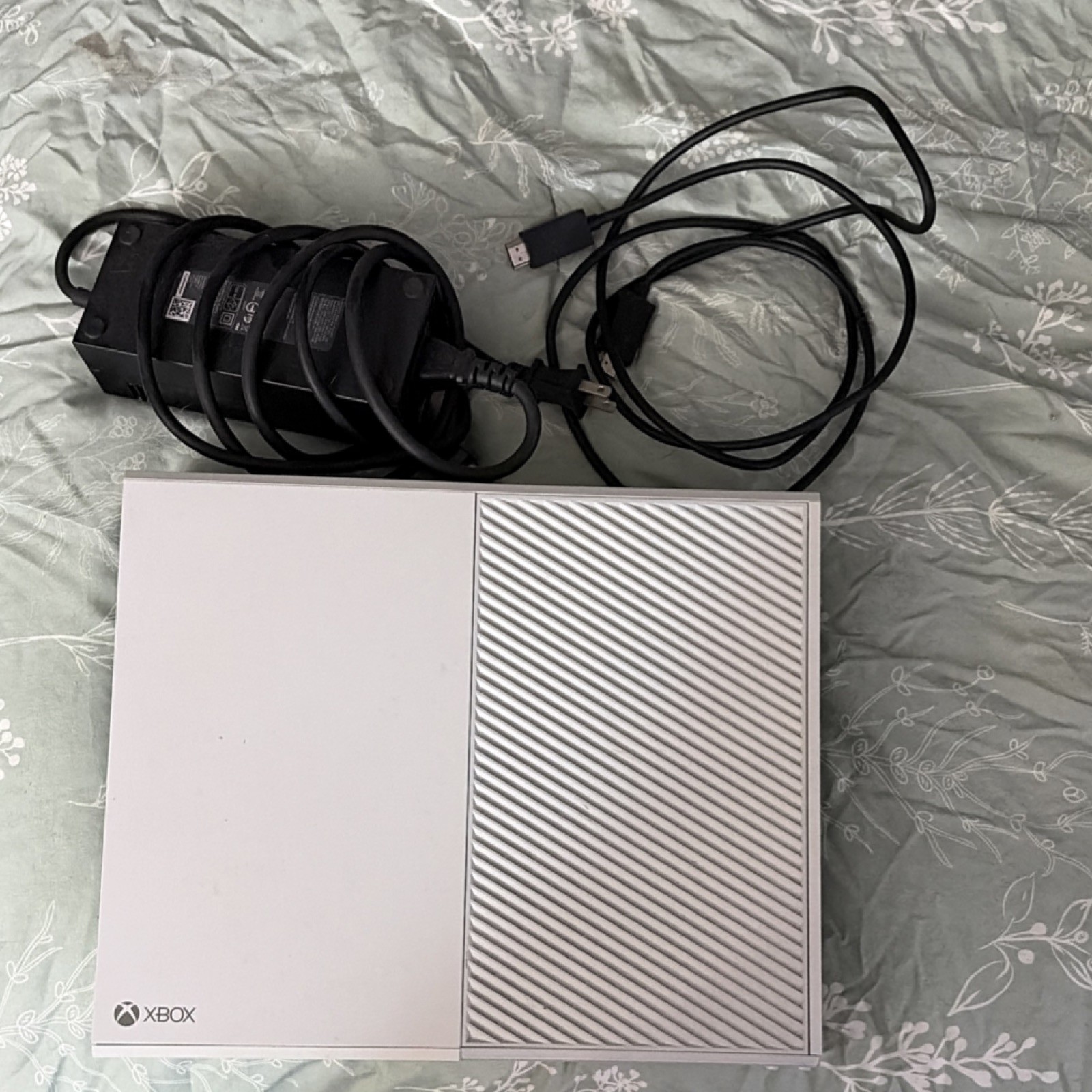 Microsoft Xbox One White Console with Power Supply, Wi-Fi, HDMI, USB-A