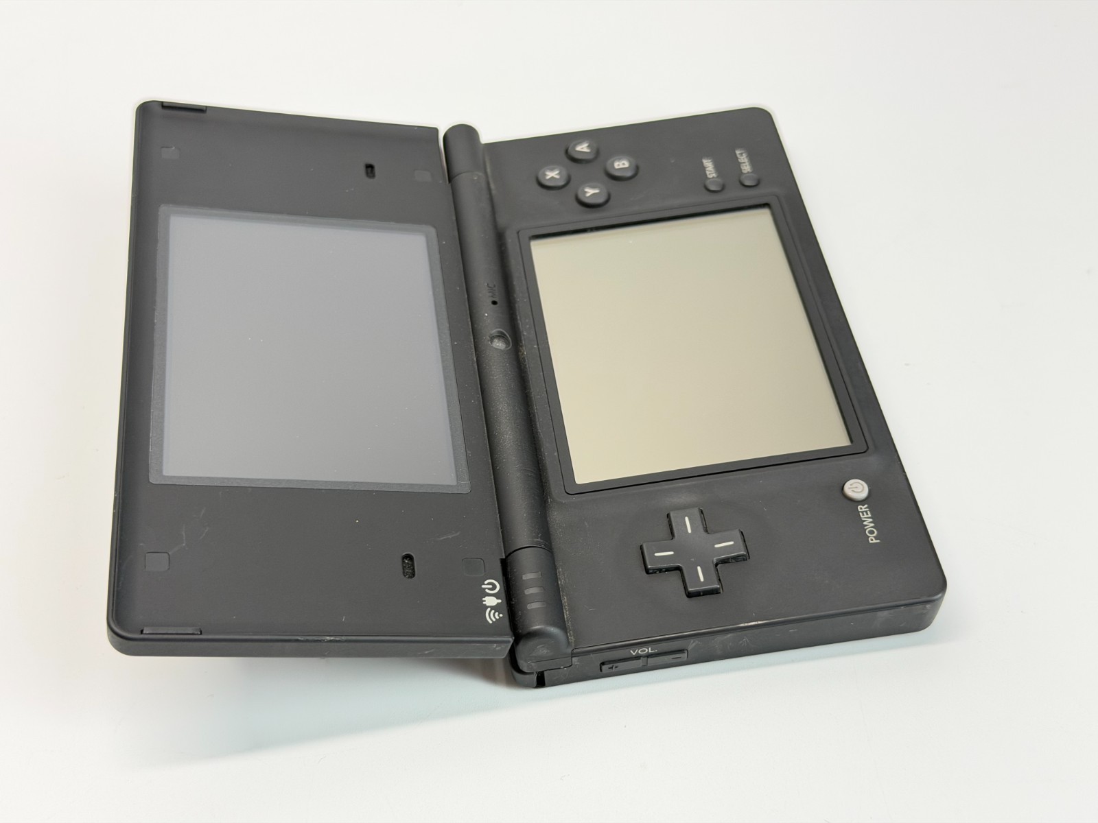 Nintendo DSi Matte Black Handheld System Bundle w/ 6 Games & Charger * Tested