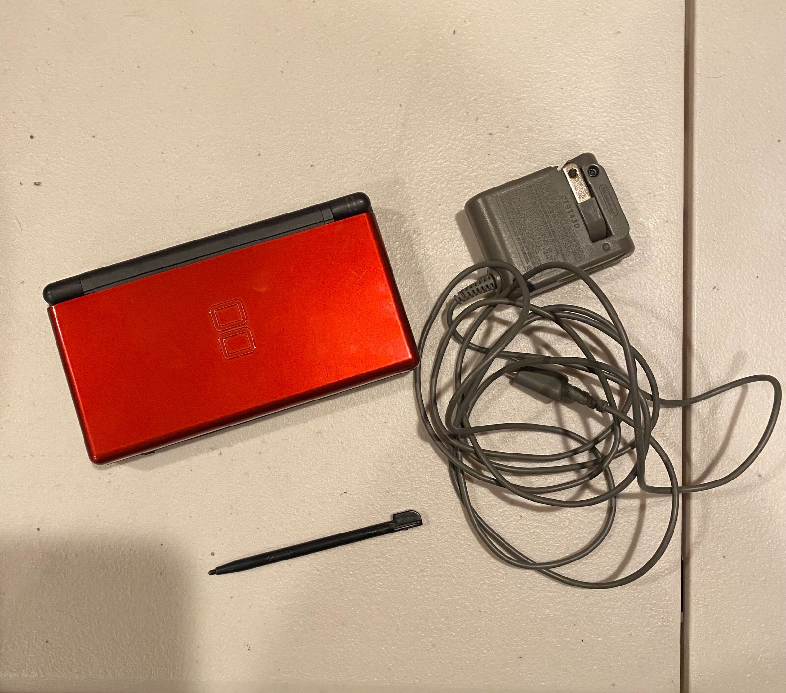 Nintendo DS Lite Crimson – Red/Black, Case/Stylus Included, Slightly Used