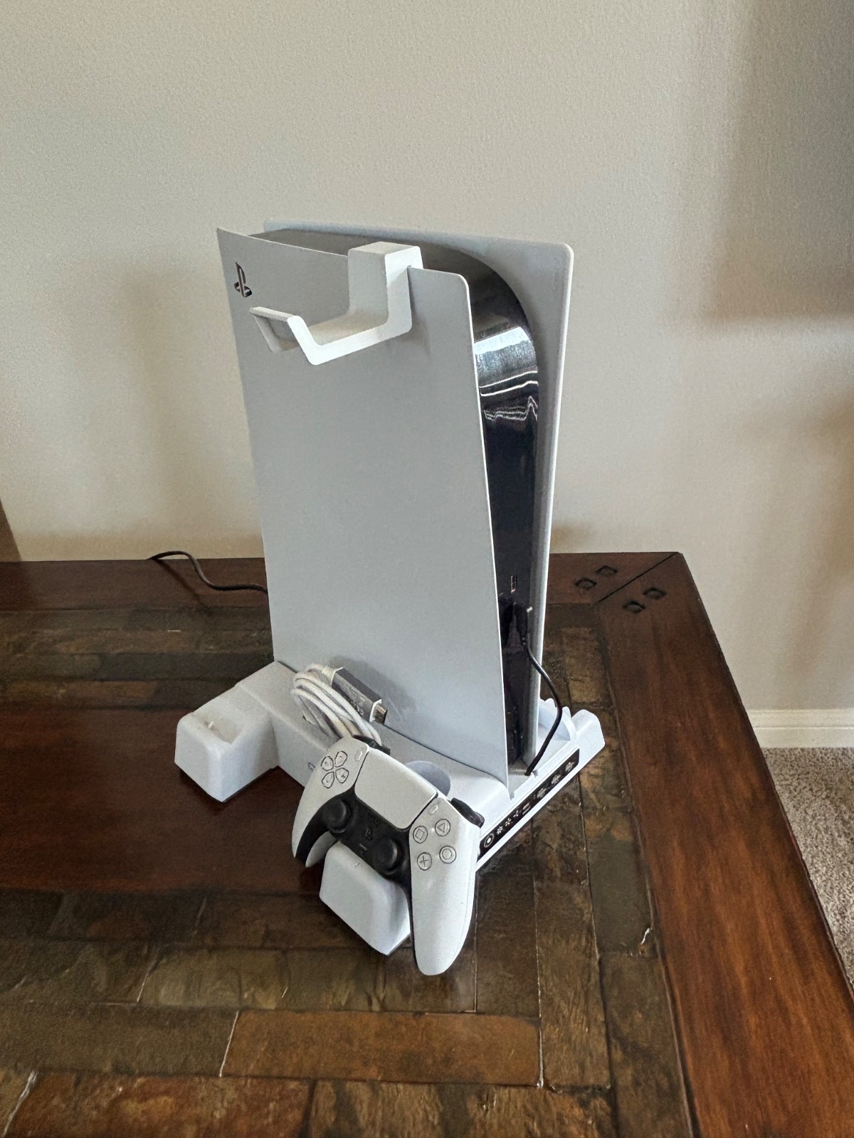 Sony PS5 825G White Disc Version + Built in Charging/Cooling System