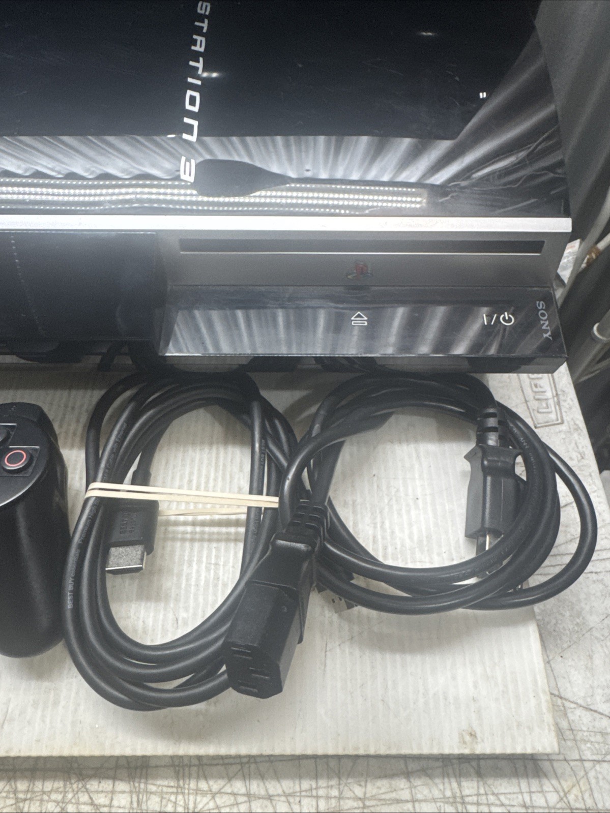 SONY FAT PS3 CONSOLE (CECHL01) 80GB – TESTED WORKING WITH CONTROLLER / ALL CORDS