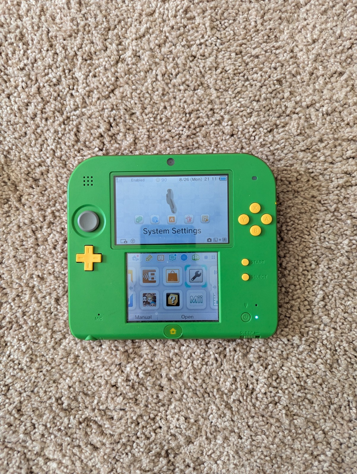 Nintendo 2DS Zelda: Ocarina of Time 3D Edition Green + 2 Games and Case