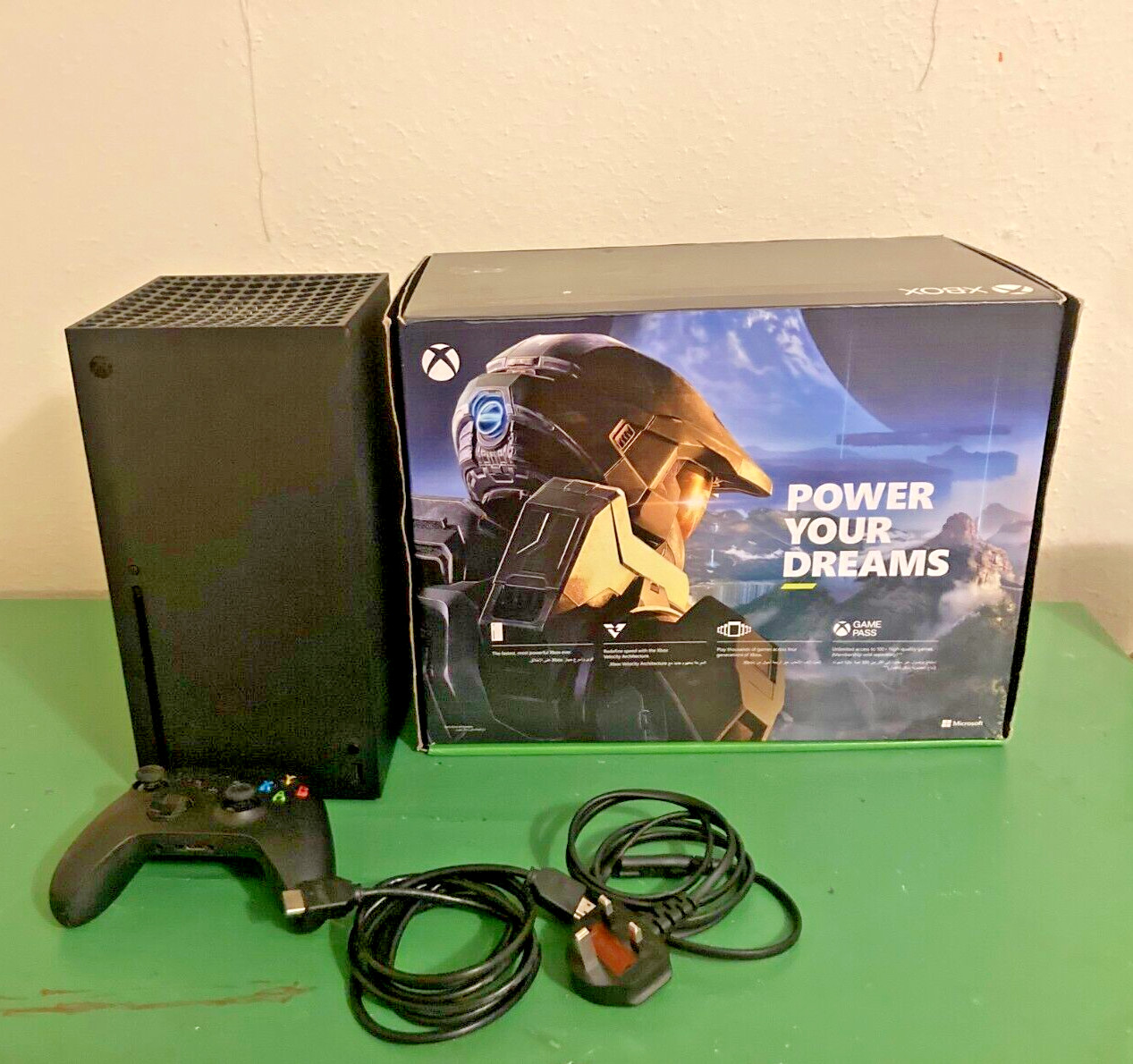 Xbox Series X console with control and games, see details – bundle