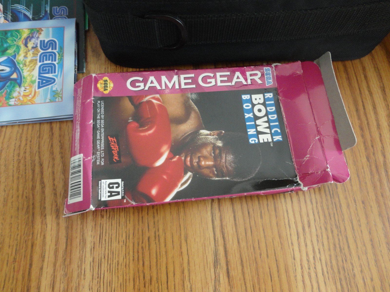 SEGA GAME GEAR HAND HELD CONSOLE WITH CASE AND 12 GAMES PART ONLY