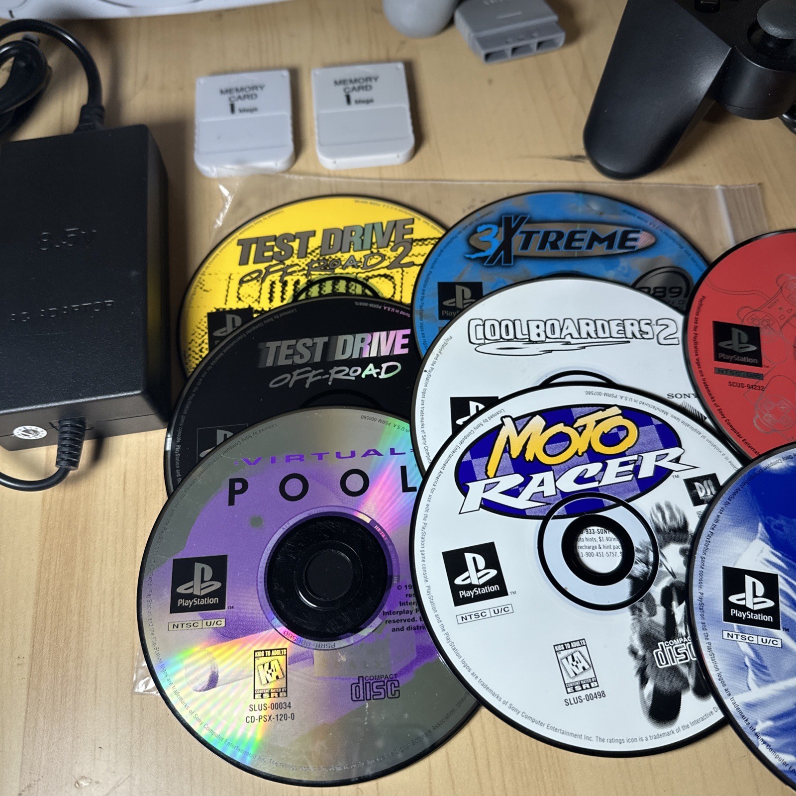 BUNDLE Sony Playstation 1 PSOne Console 2 Controllers + Memory SCPH-101 8 GAMES