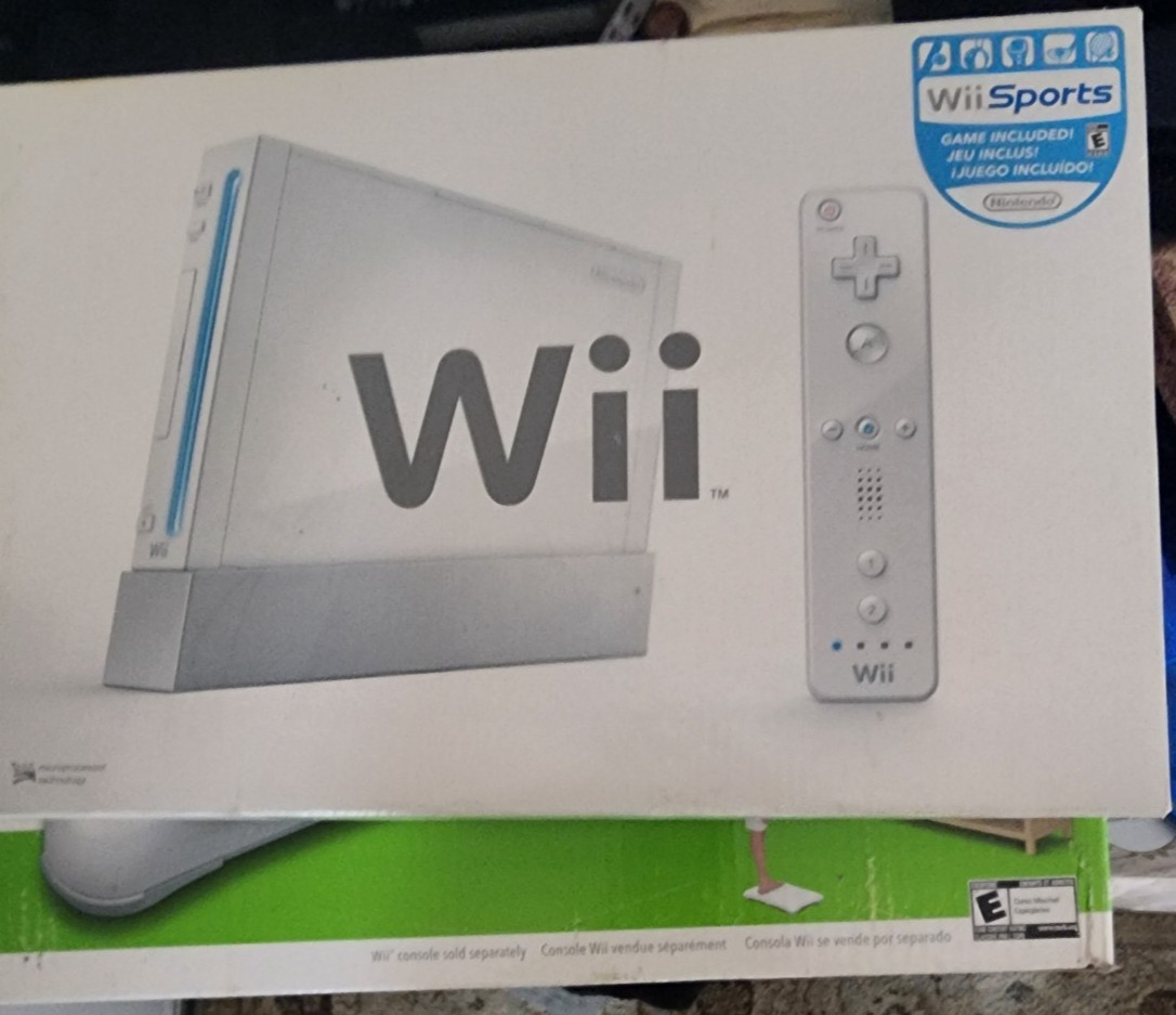Nintendo Combo Wii Console Complete with Wii Sports Bundle Wii Fit Balance Boar