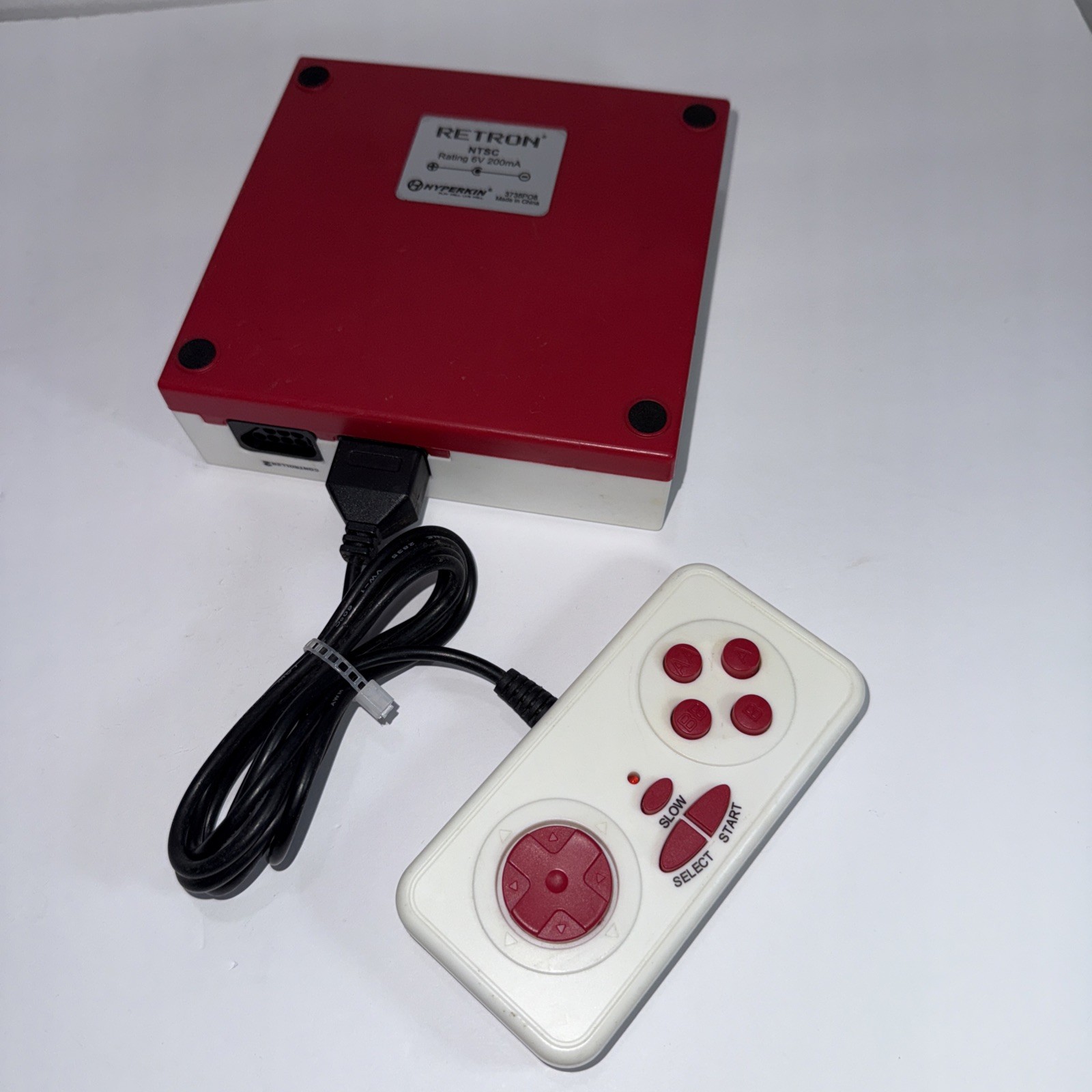 Hyperkin RetroN 1 Gaming Console for the NES Red White – tested