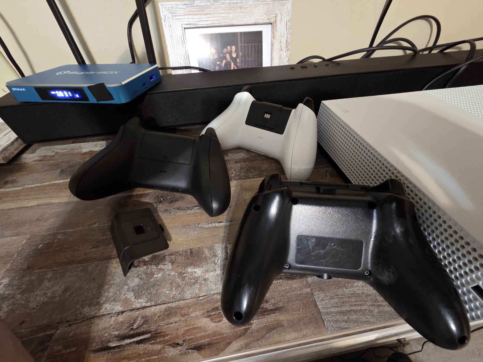 Xbox One S With Disk Drive, 6 Games, 3 Remotes And Charging Station