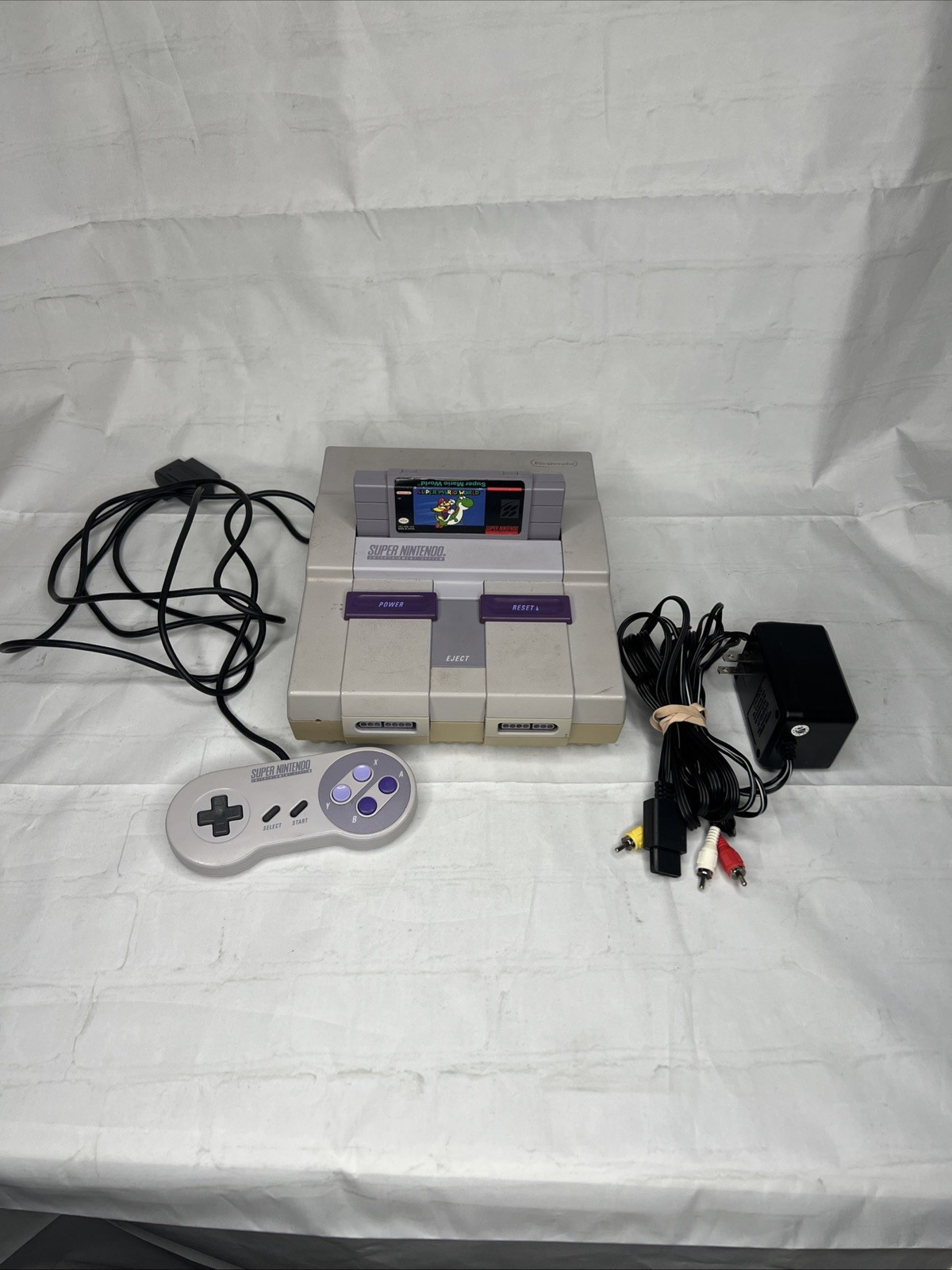 Super Nintendo SNES w/ superMario world AV, Power Cable, Controller TESTED