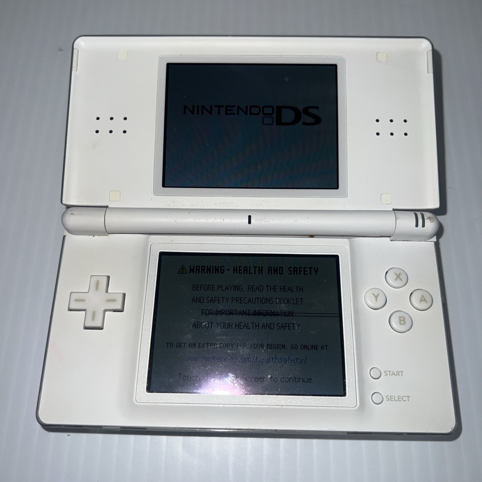 Nintendo DS Lite White Tested Working No Charger Cracked Hinge preowned console