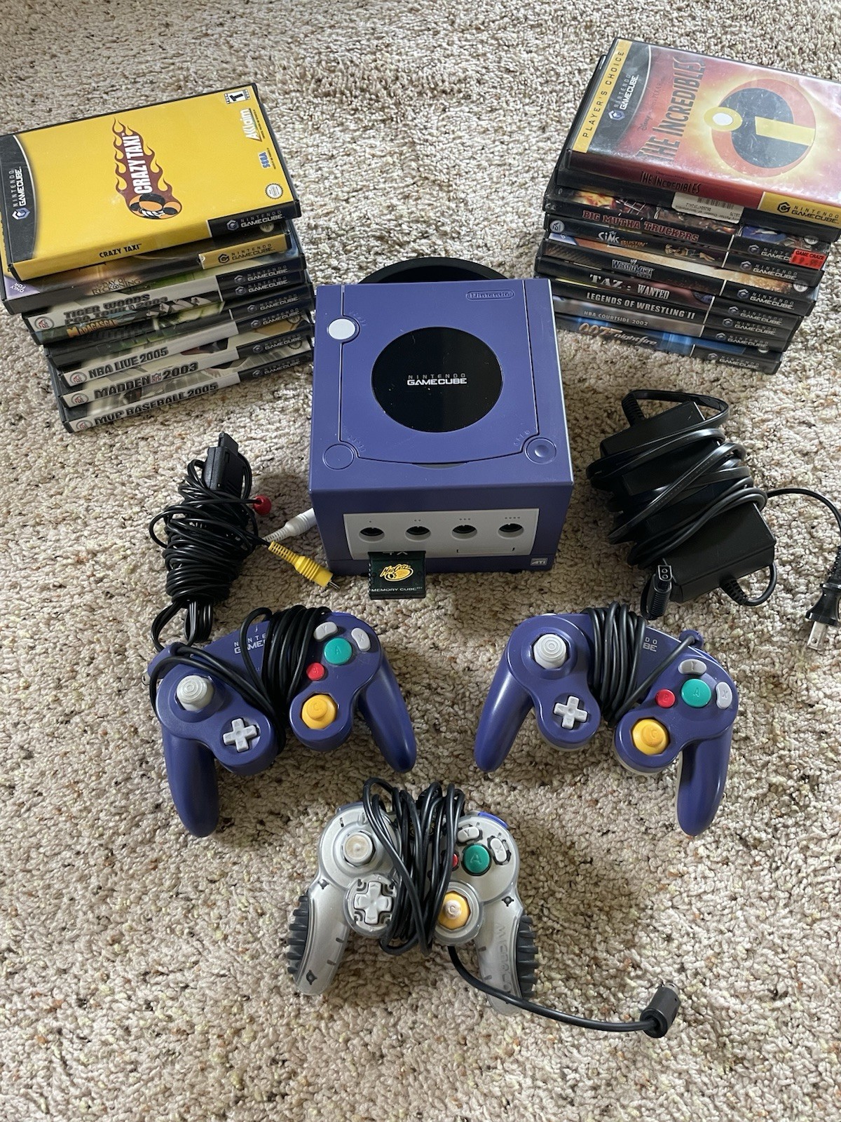 Nintendo GameCube DOL-001 Purple Indigo Console Bundle 3 Controllers 17 Games