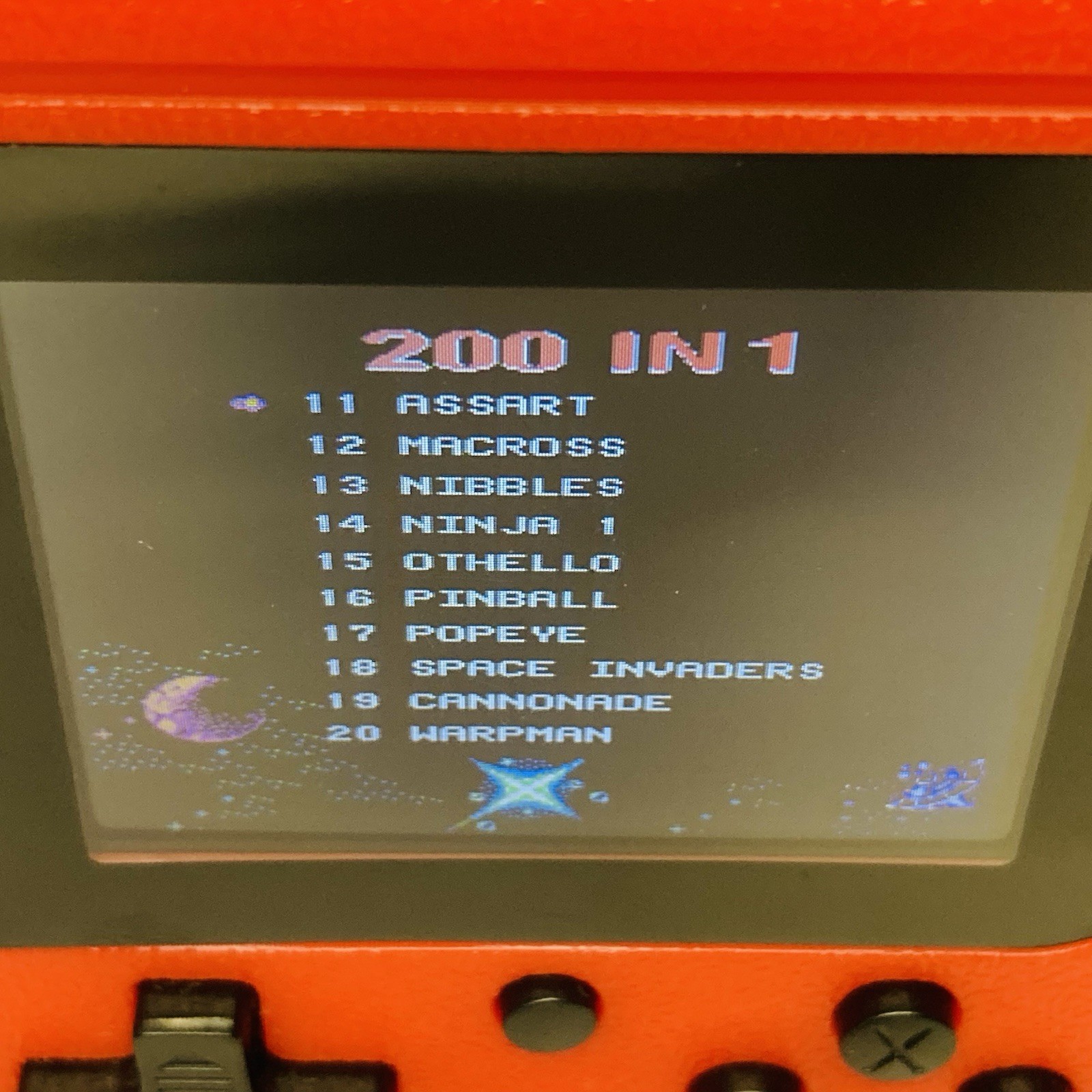 CLASSIC ARCADE Handheld Video Game System w/200 Games By Tech Solutions (USED)