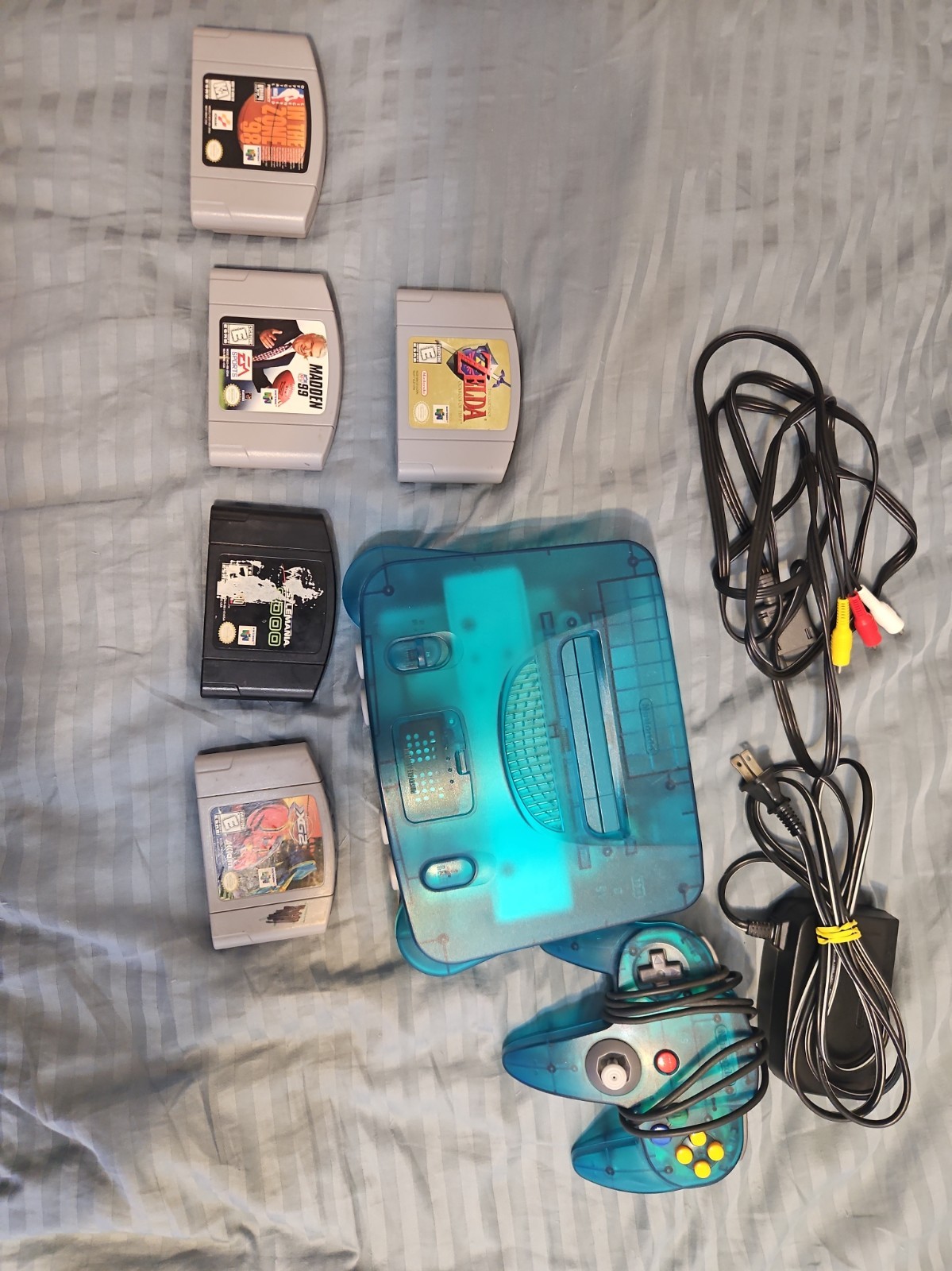 Nintendo 64 N64 Funtastic Ice Blue Console Controller with Expansion And Games