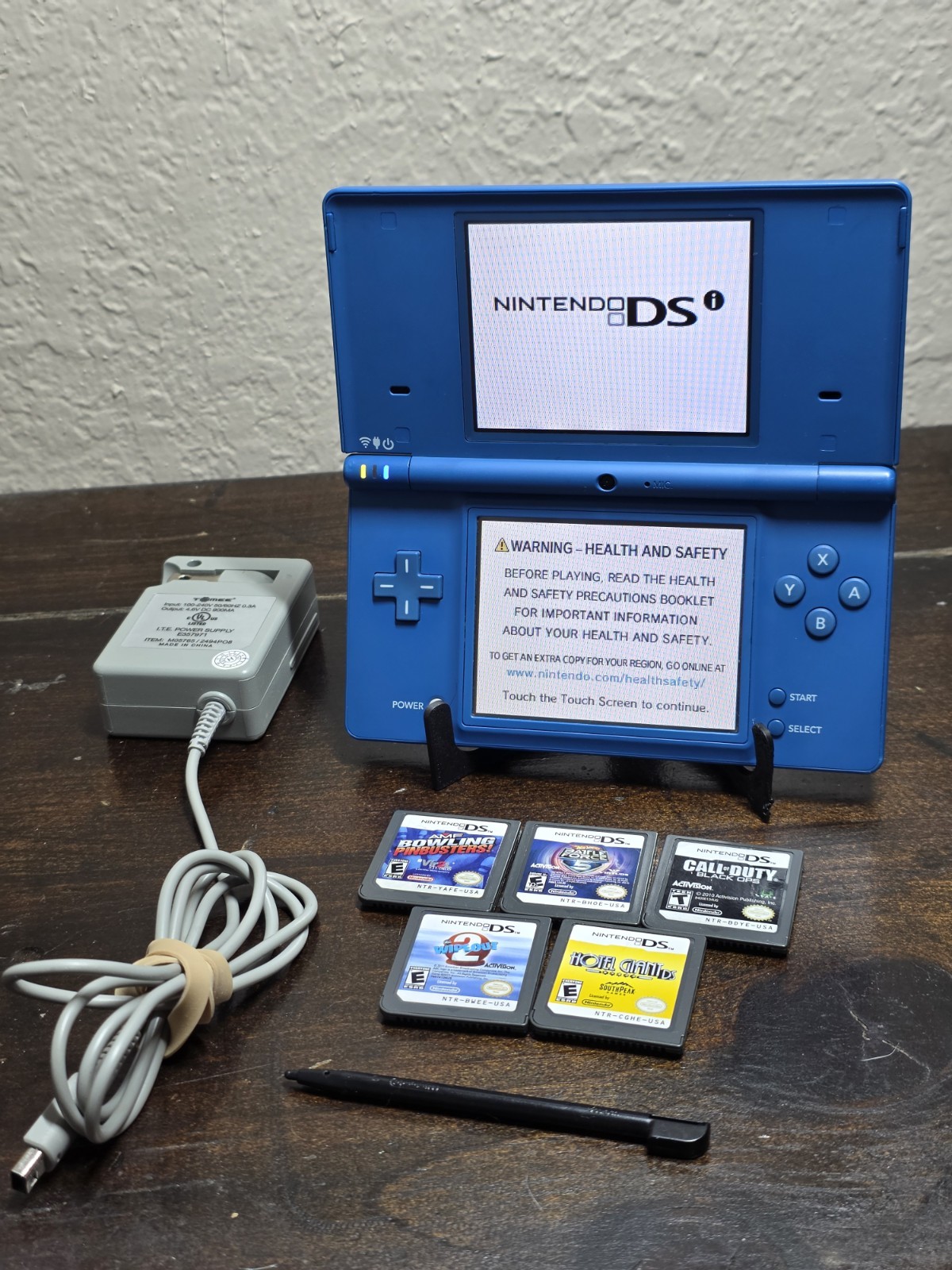 Nintendo DSi Blue Bundle w Charger Stylus 5 Games Tested Working – READ –