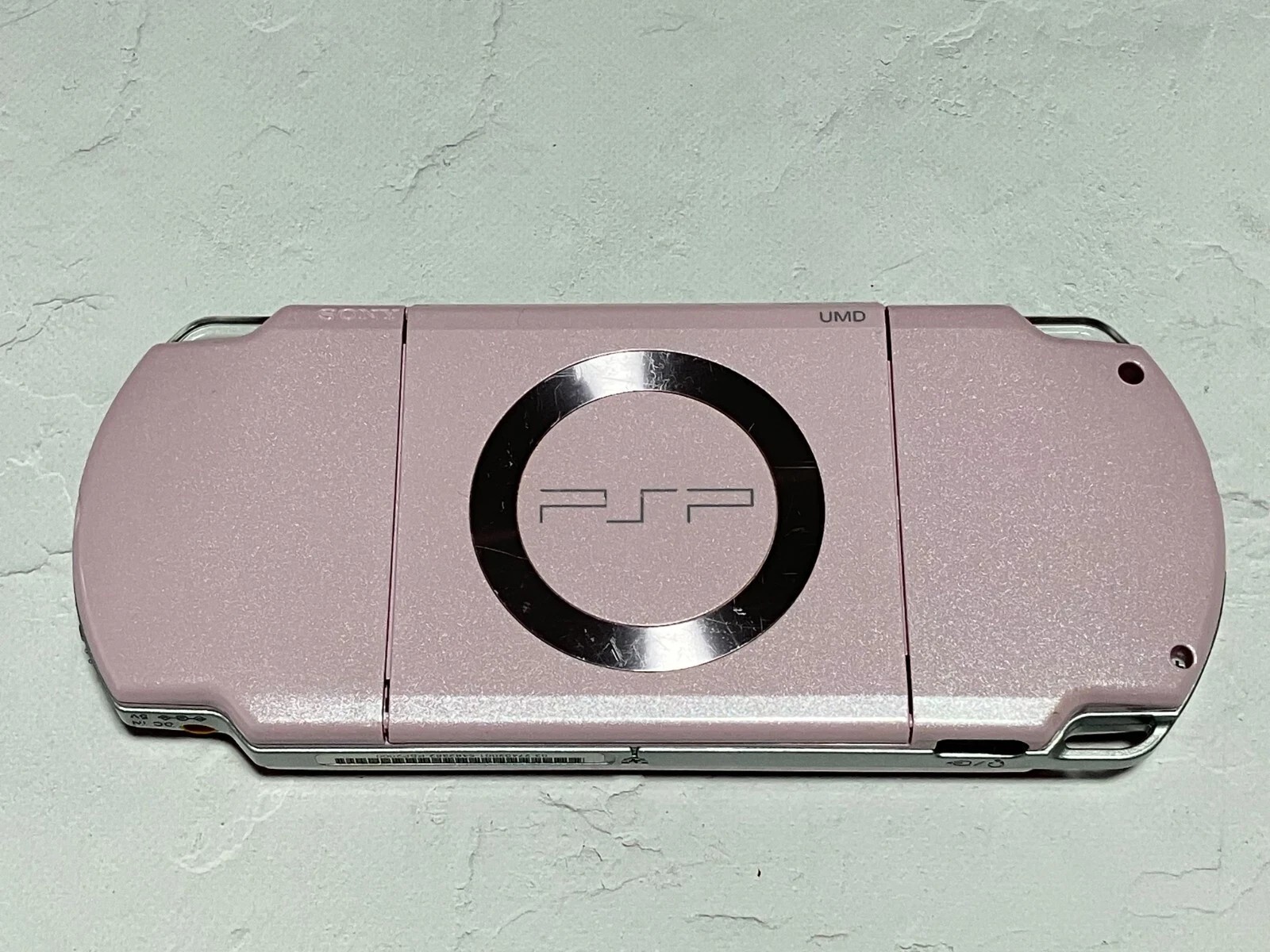 Sony PlayStation PSP 2000 Console with Charger Region Black/White/Pink 80-90%NEW