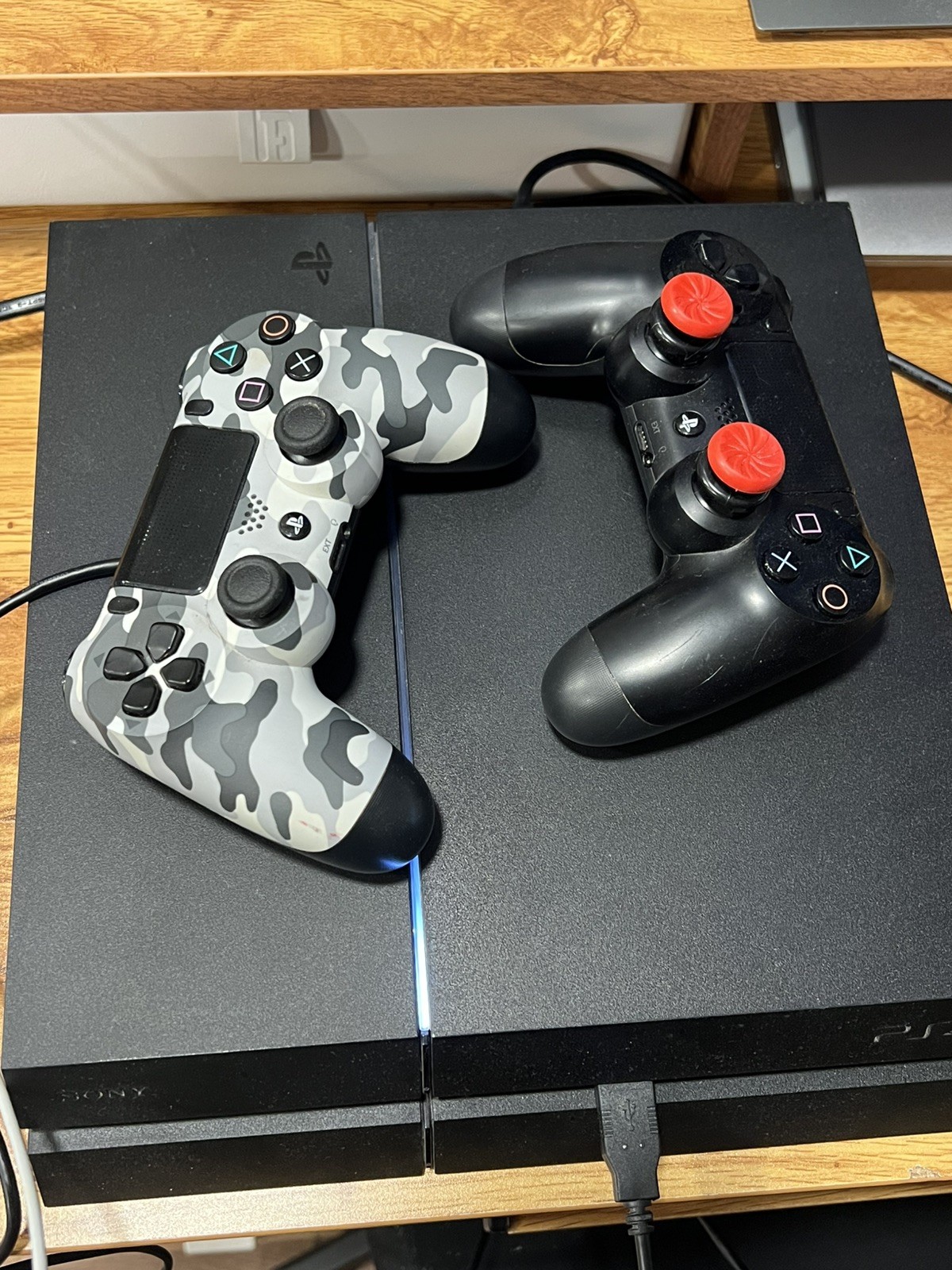 Sony PlayStation 4 Console – OG PS4 – 500GB (CUH1215A)