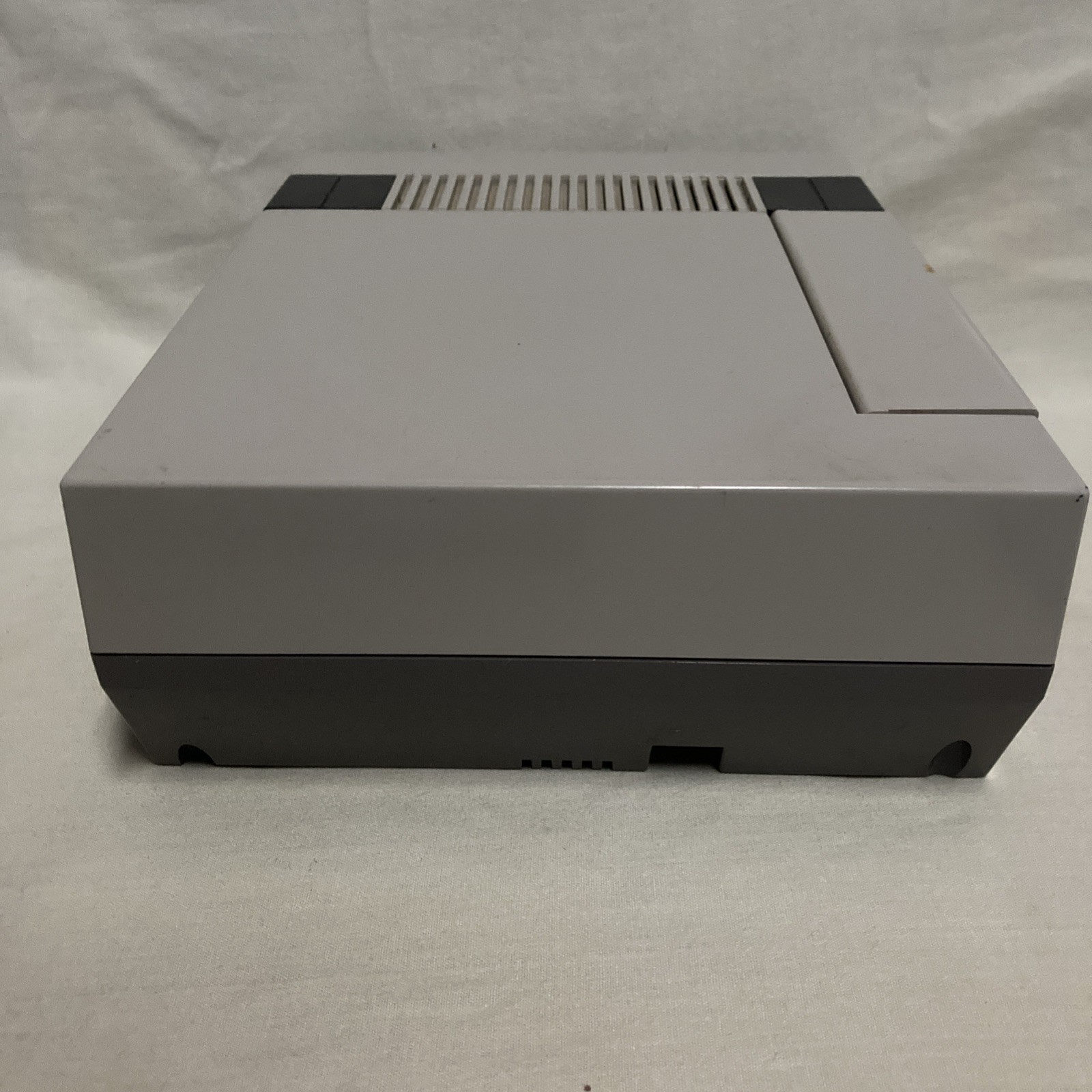 Nintendo NES console bundle + Super Mario Bros 1 2 3 and duck hunt ￼￼