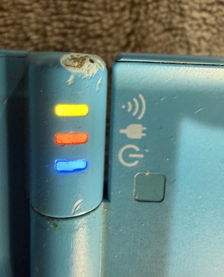 Nintendo DSi Light Blue Handheld Video Game Console Wi-Fi Headphone Jack🔥