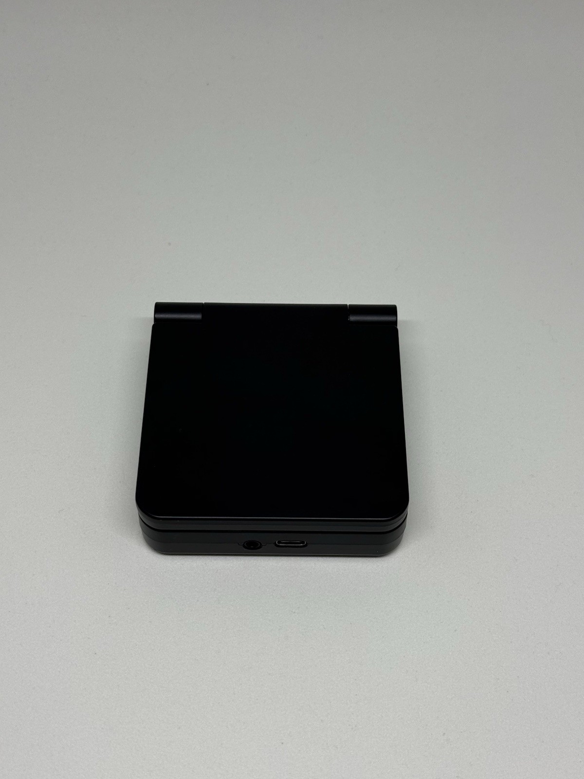 Black Miyoo Flip V1 Retro Handheld (Basic SD Card Included)