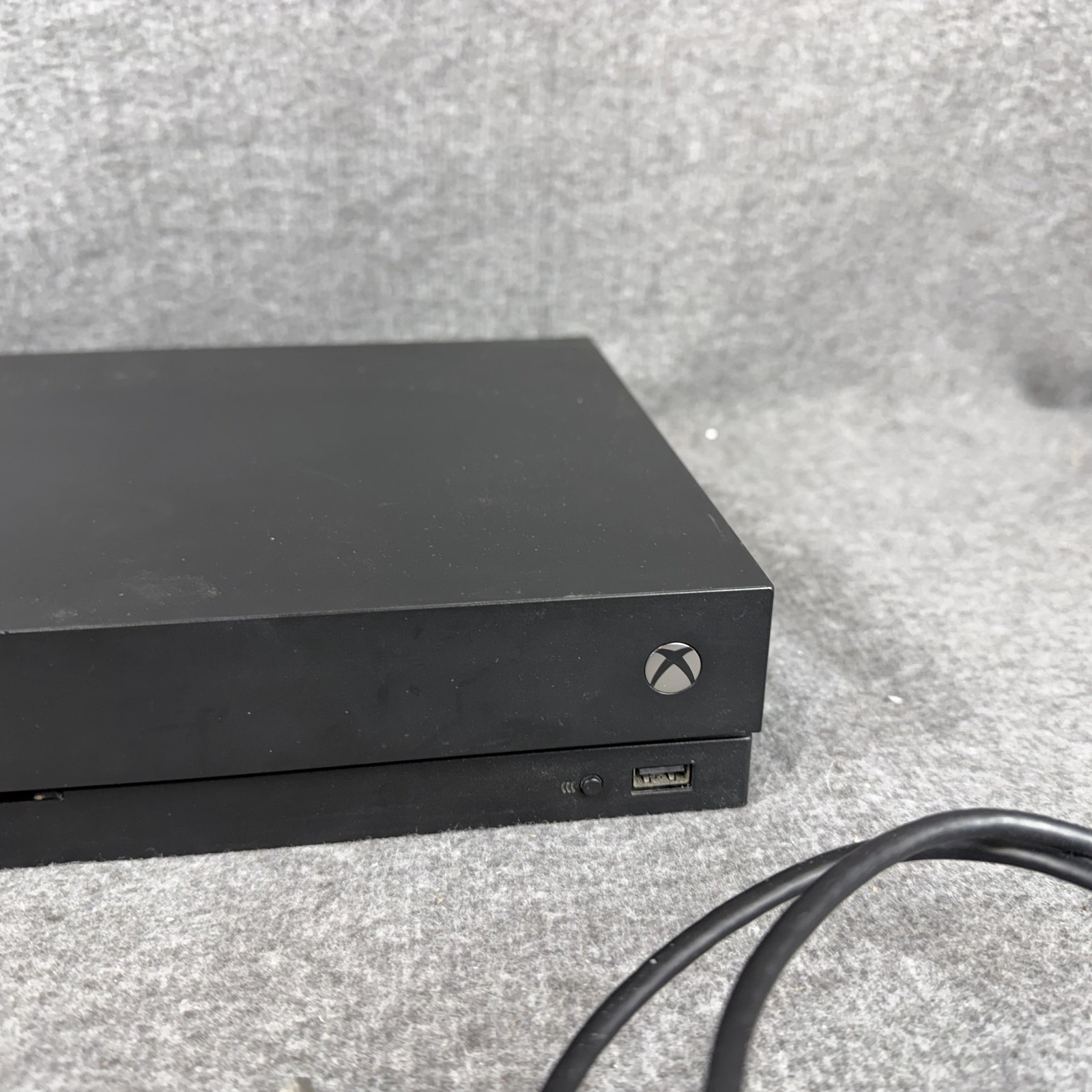 Microsoft Xbox One X 1TB Console System Power Cord HDMI Cable Black Tested