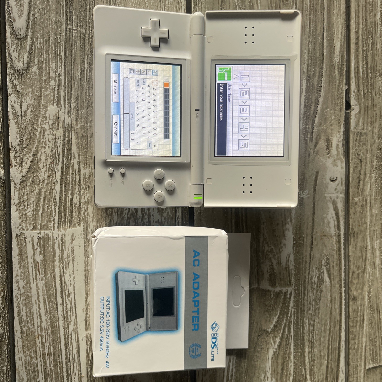 Nintendo DS Lite Handheld Console – Polar White