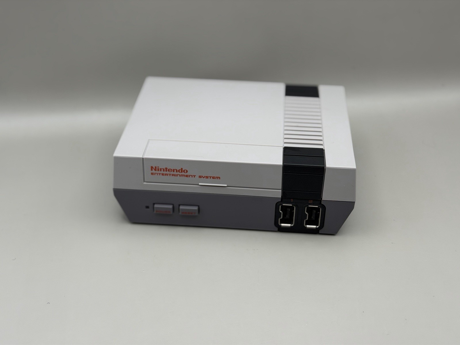Nintendo NES Classic Mini w/2 Controllers & Travel Case – Tested