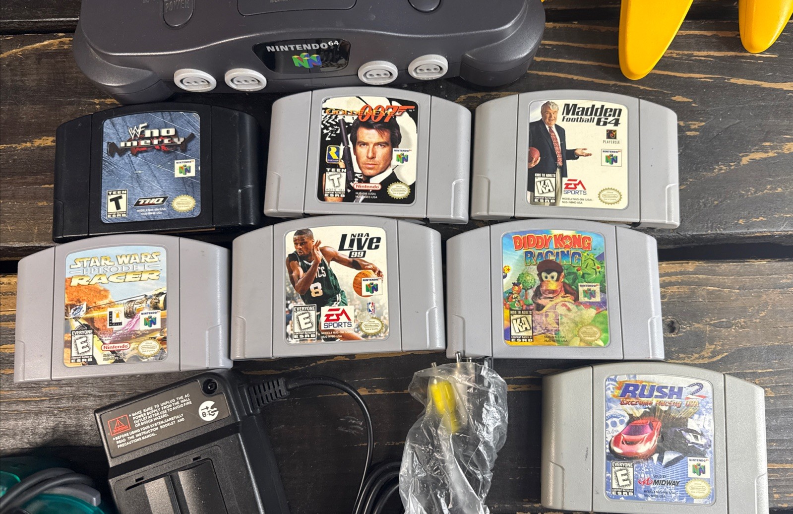 Nintendo 64 bundle with 7 games/3 controllers. All tested and works 100%