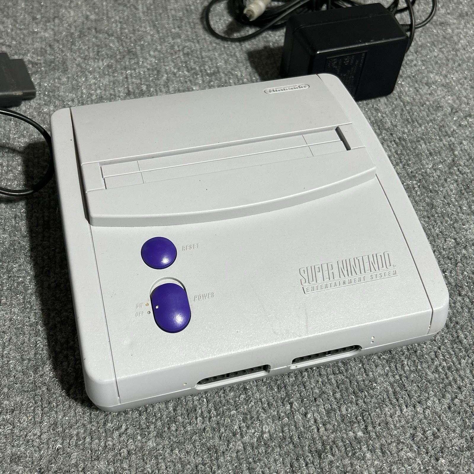 Super Nintendo Junior SNES Jr. Console W/ OEM Controllers, Cables & Donkey Kong