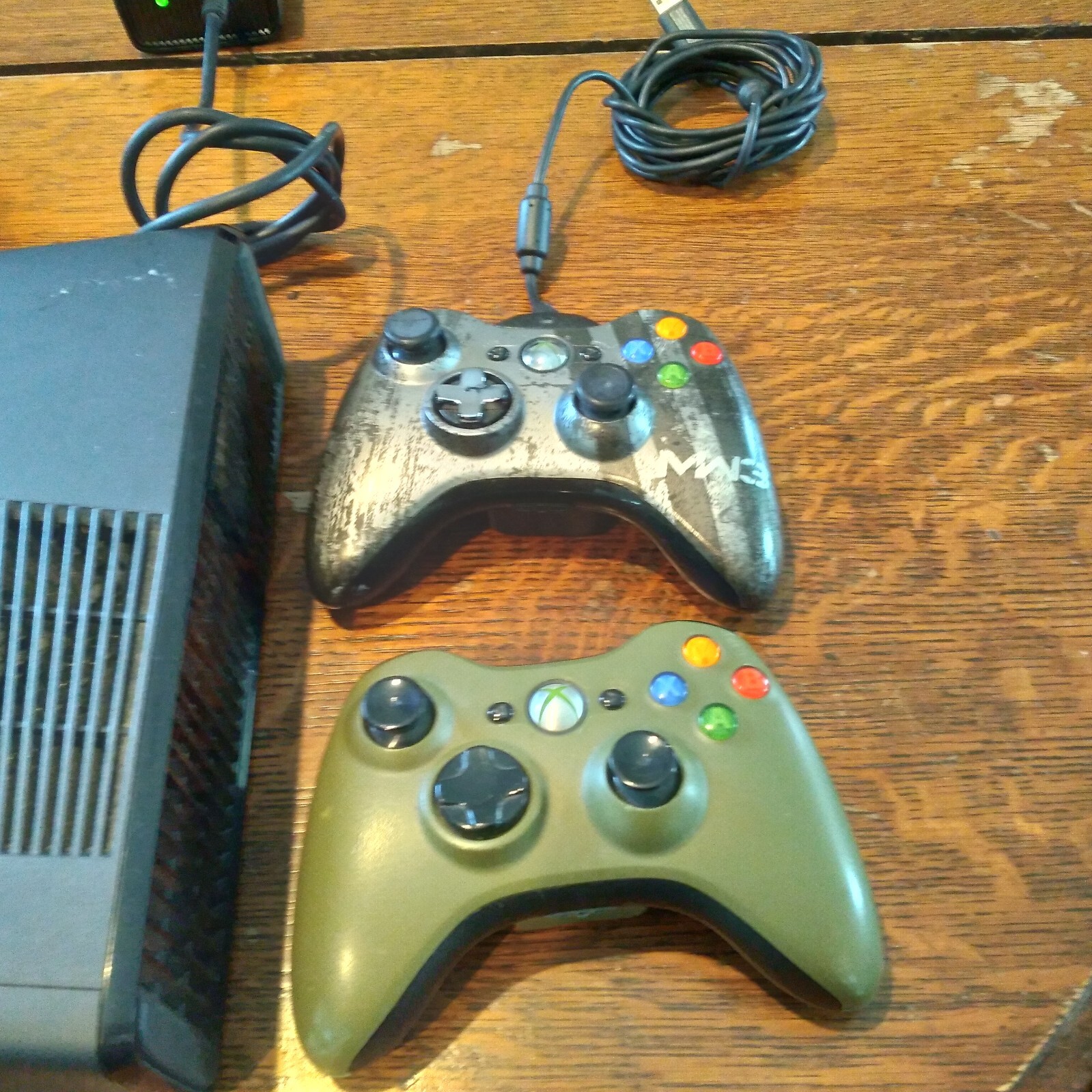 XBOX 360 + 2 Controllers & 8 Games including GTA 5 Atomic Code, Power Supply