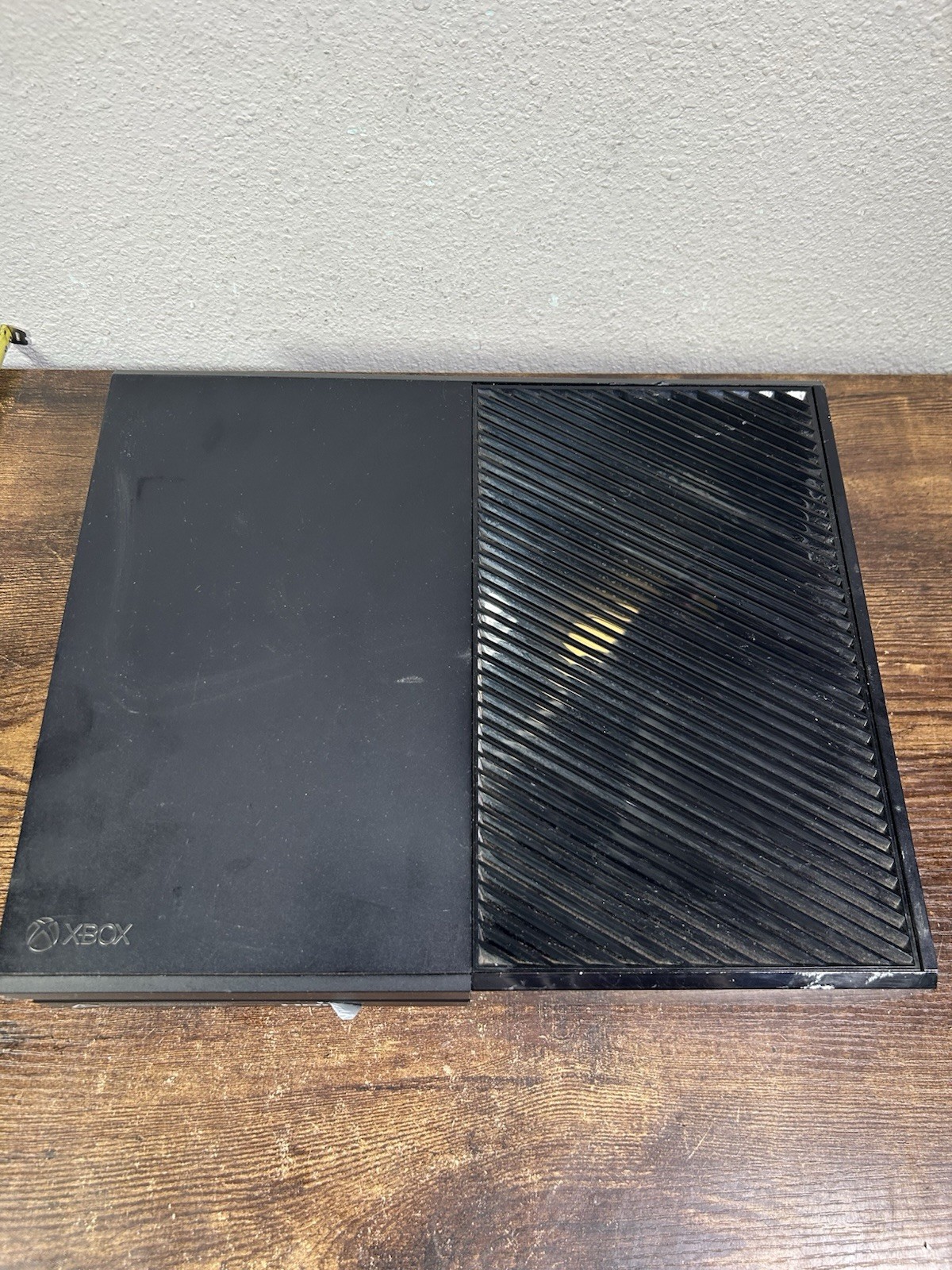 MICROSOFT XBOX ONE GAMING CONSOLE | 1540 | 1TB | NO POWER CABLE