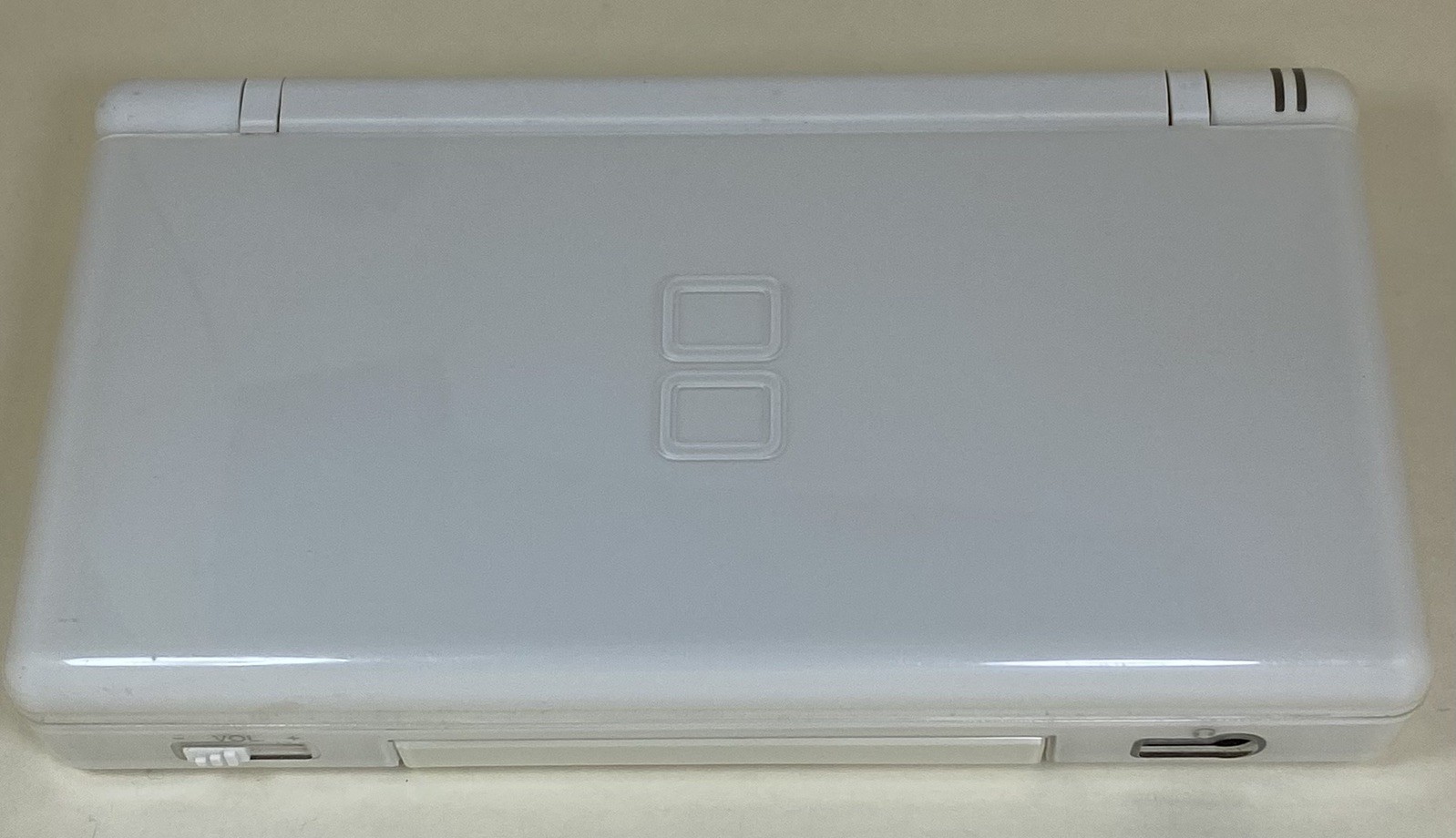 Nintendo DS Lite Polar White w/ Charger, Stylus, and Slot-2 Dust Cover