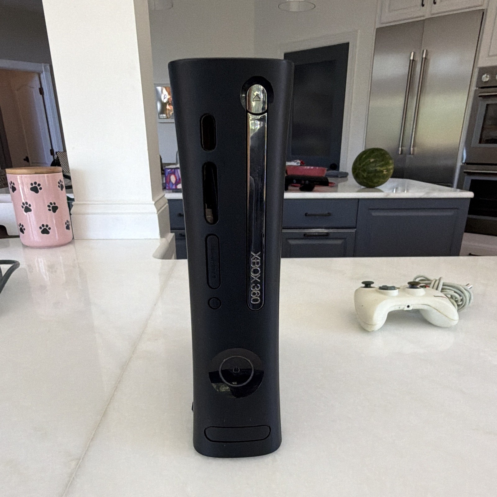 Microsoft Xbox 360 Black HDMI Console w/ + Wired Controller