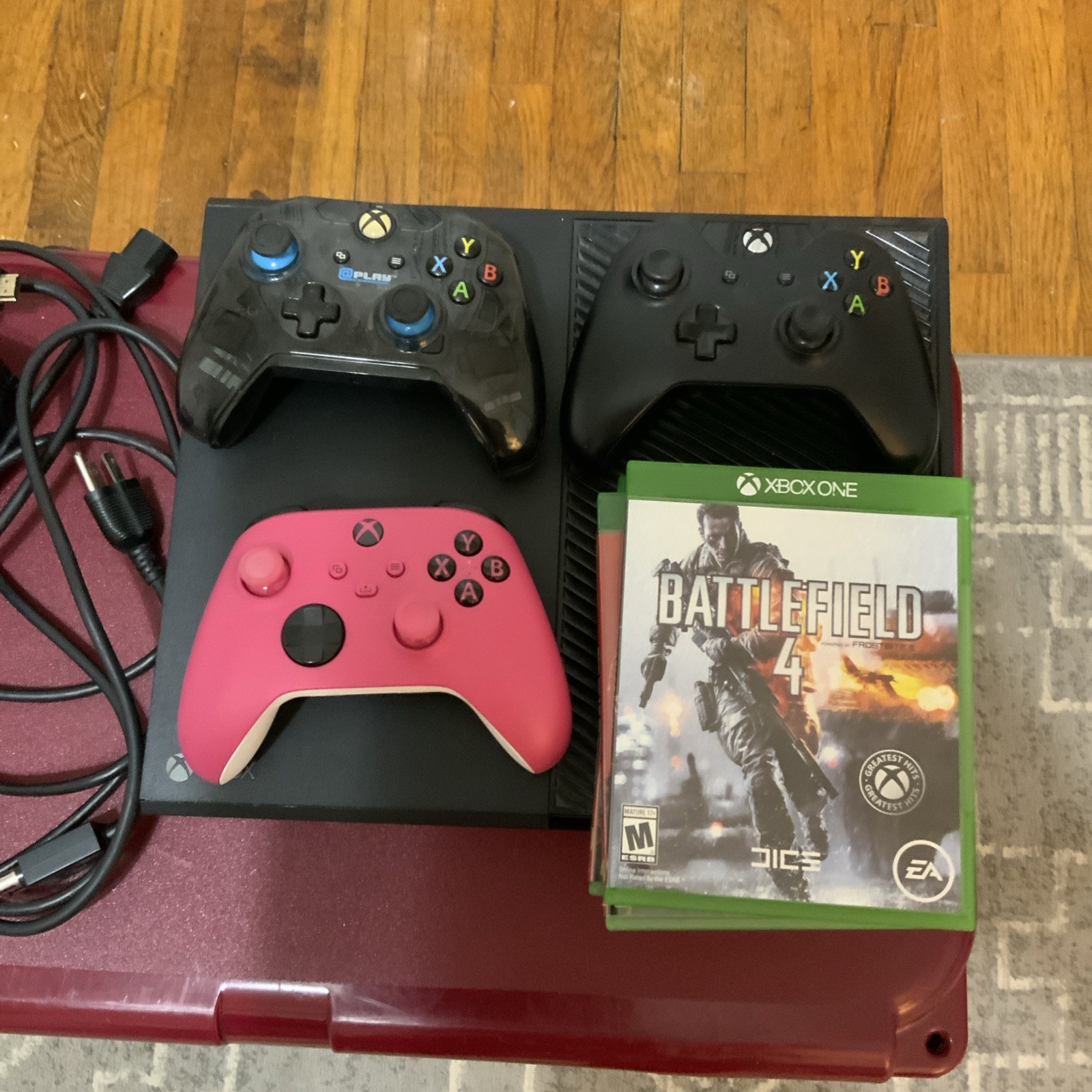 Microsoft Xbox One 500GB Black Console Model 1540 with 5 Controllers and Games!