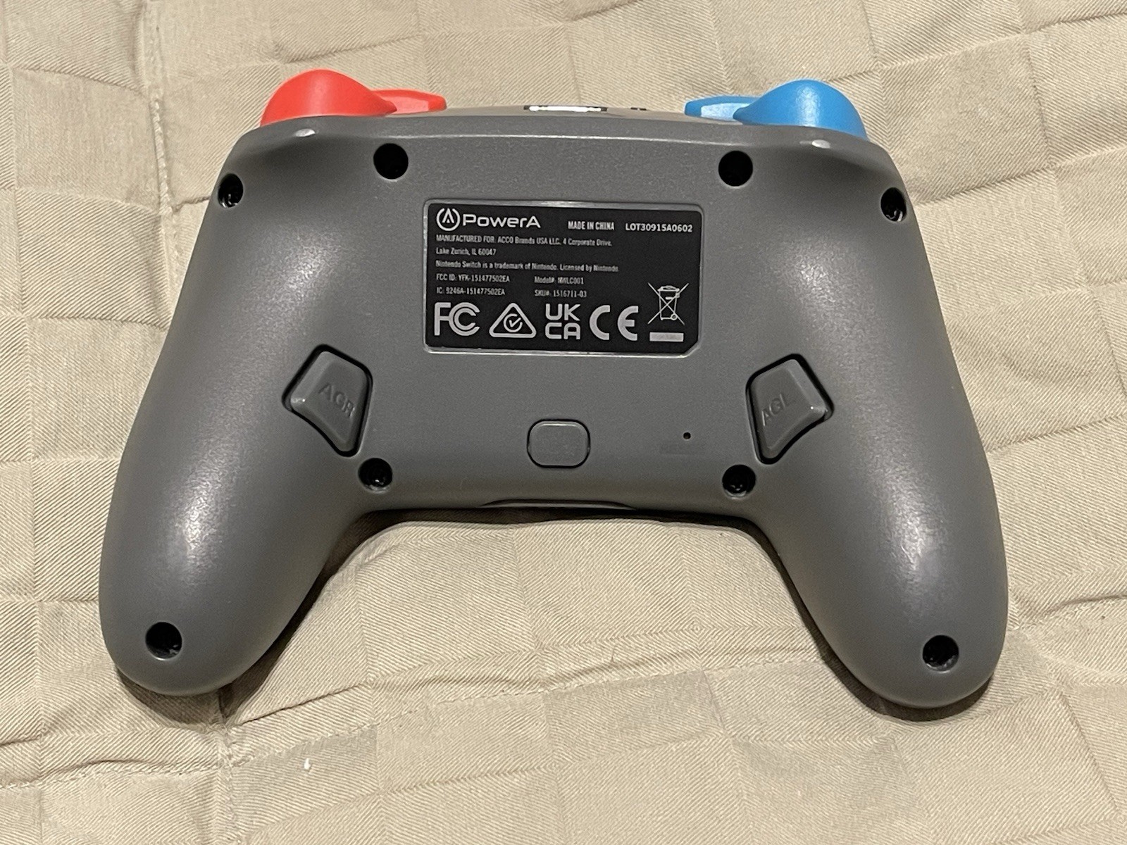 Nintendo Switch , 256 Micro SD, Pro Controller , Extra Dock, Case, EXCELLENT
