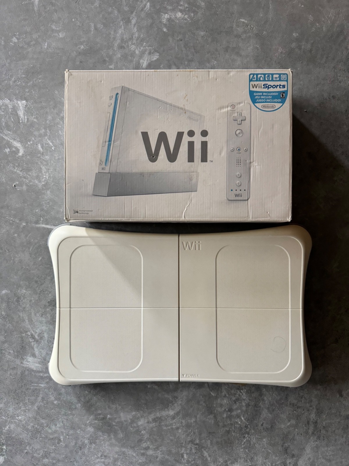 Nintendo Wii Console, Controller, Balance Board, Wii Fit & Wii Sports Bundle