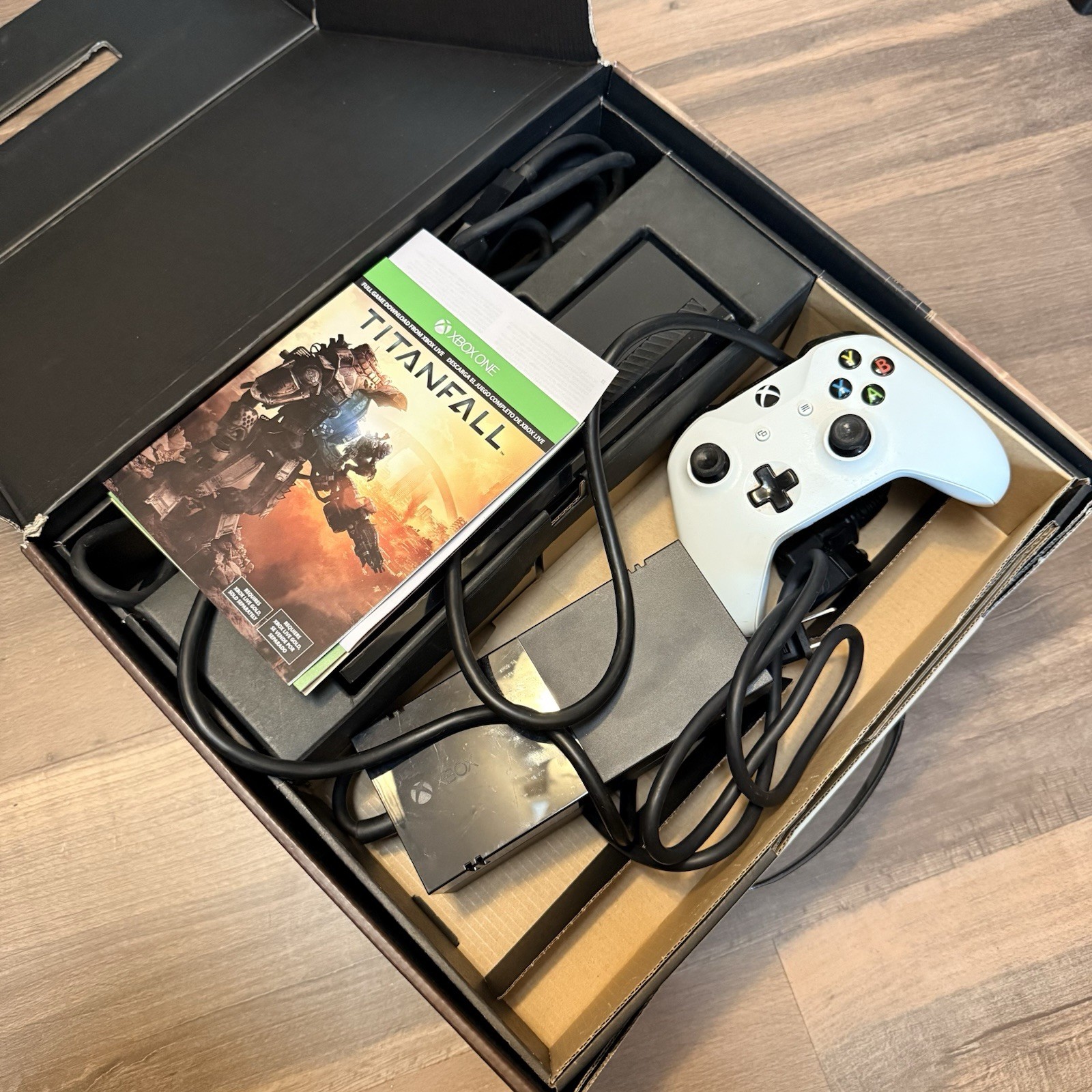 Xbox One 500 GB Titanfall Bundle Black Console (game not included)