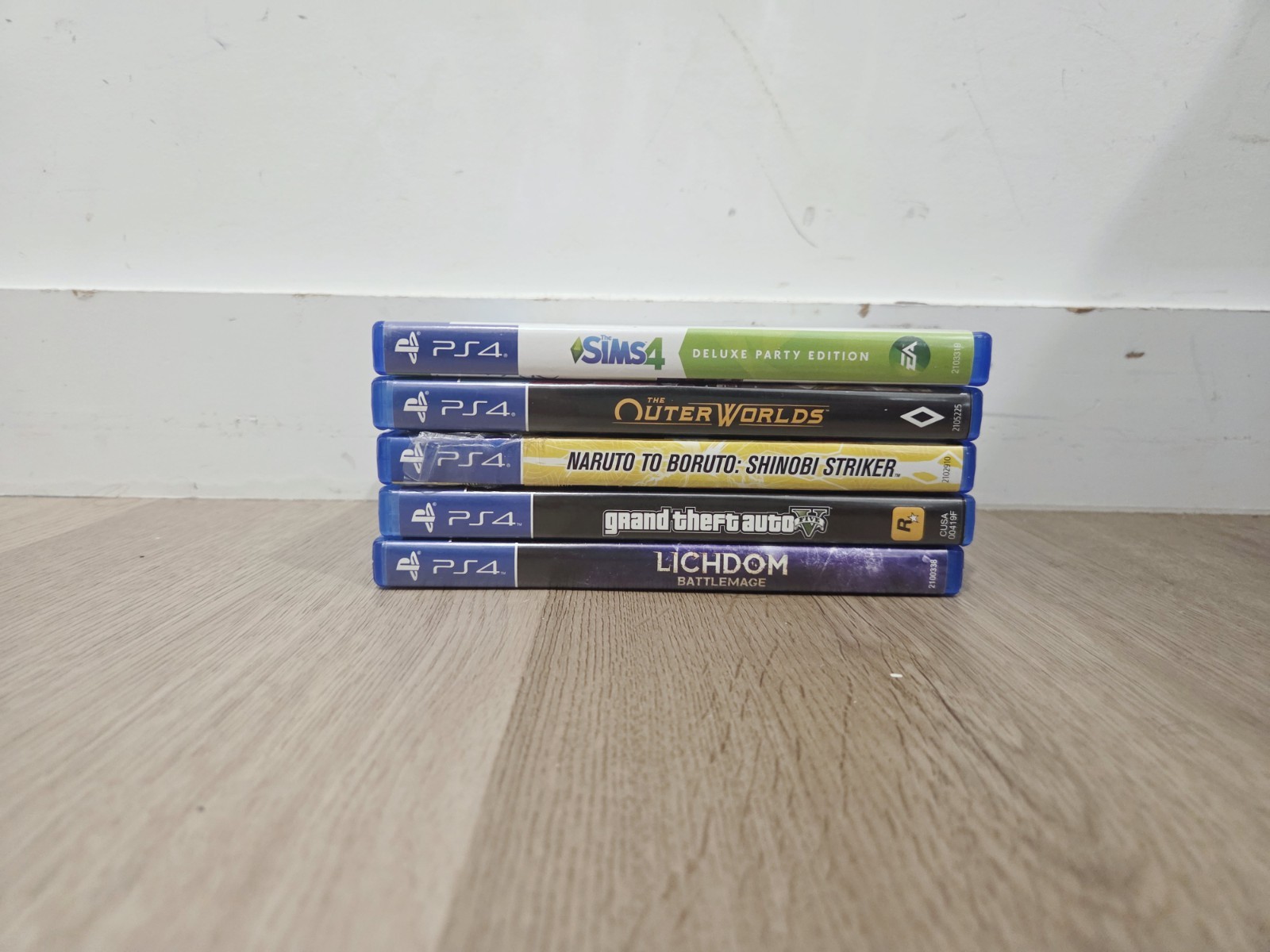 Sony PlayStation 4 PS4 Slim Console Bundle w/ Controller، 5 Games GTA V With Map