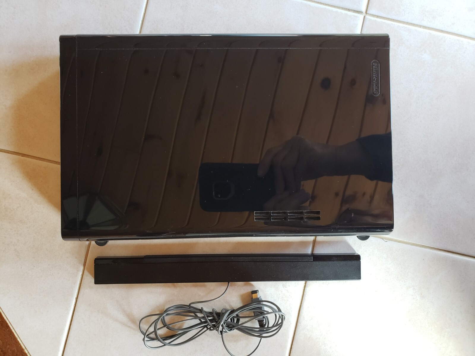Nintendo Wii U 32gb Game Console plus games and extra controllers
